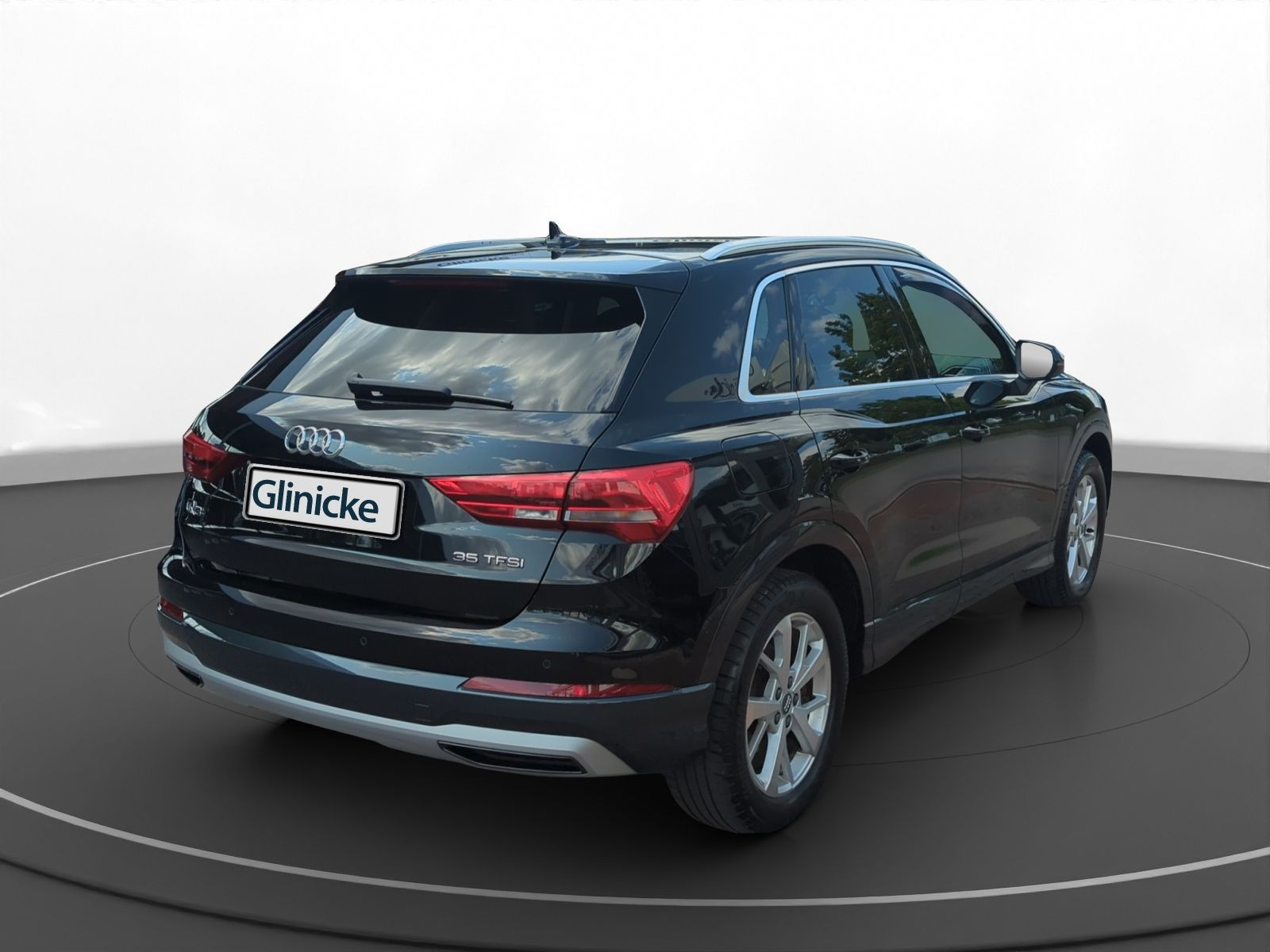 Audi - Q3_11