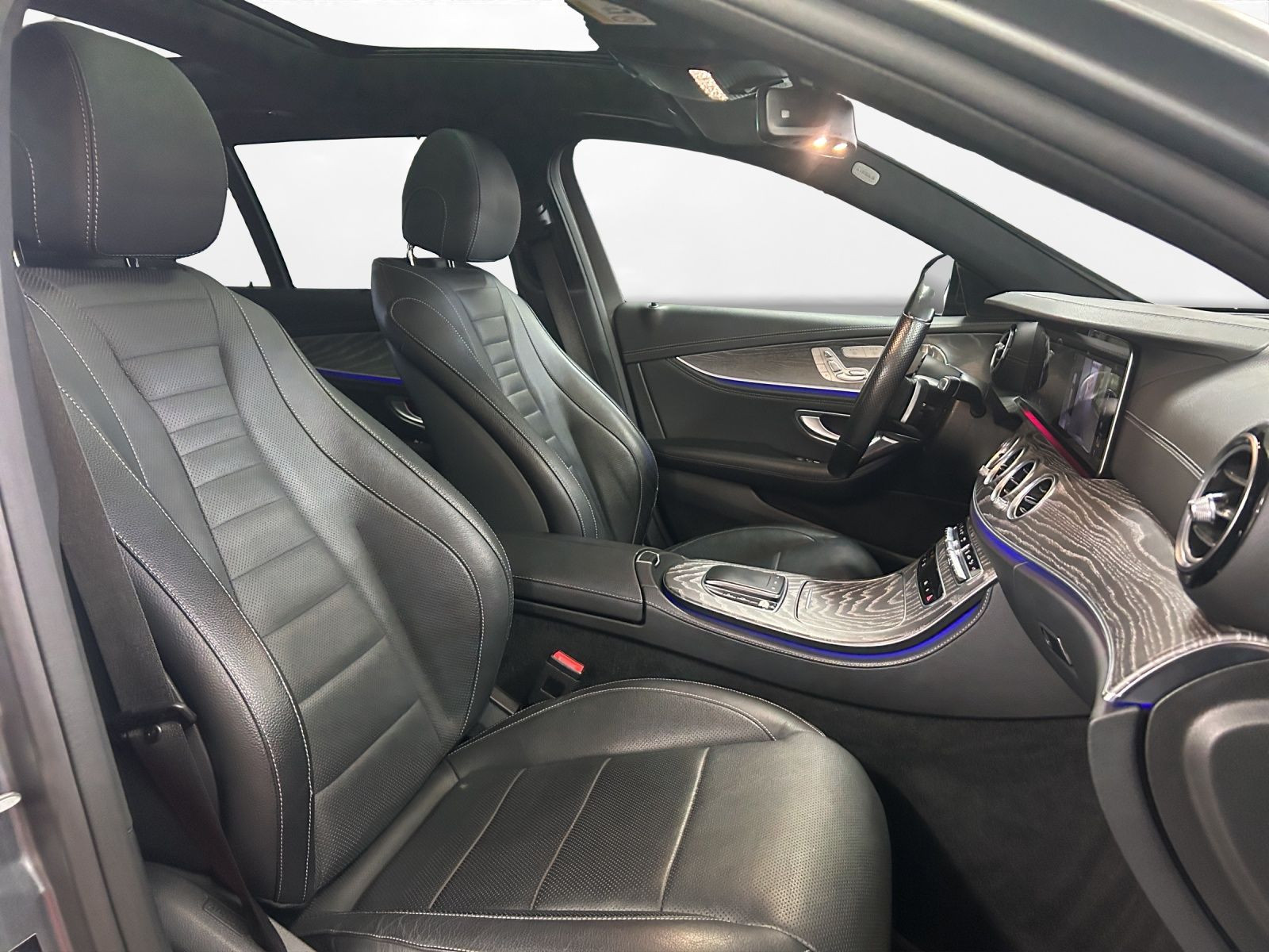 Mercedes-Benz - E 400_16