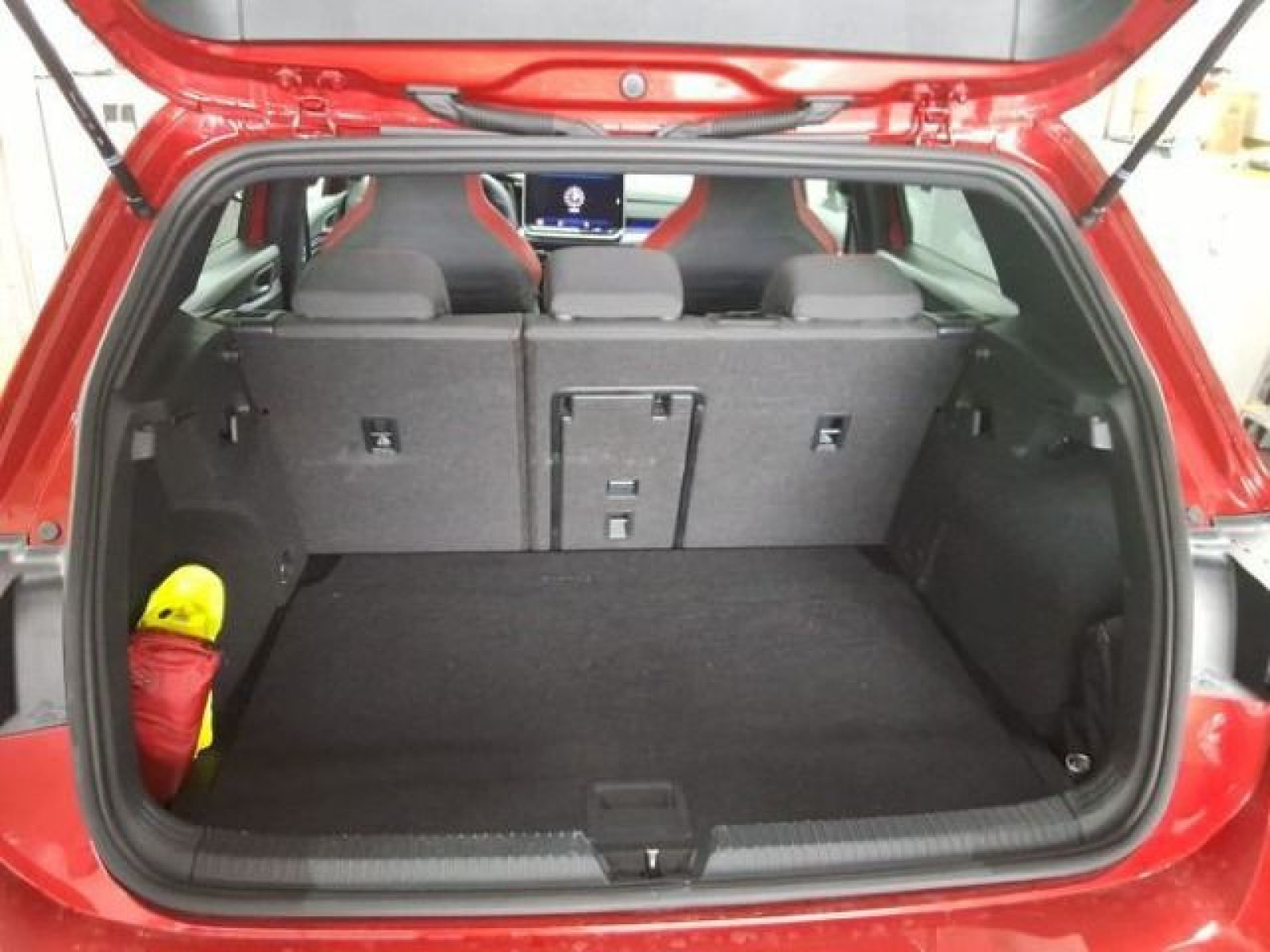 Volkswagen - Golf GTI_10