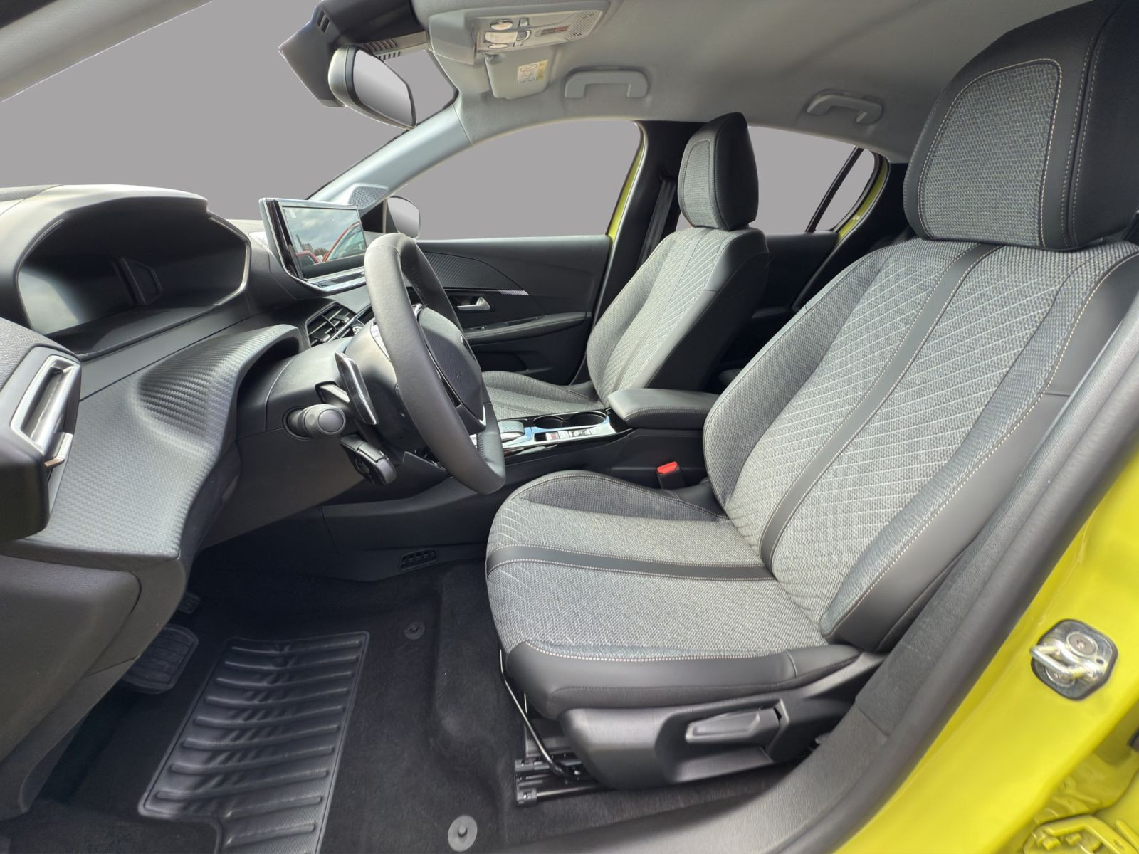 Peugeot - 208_9