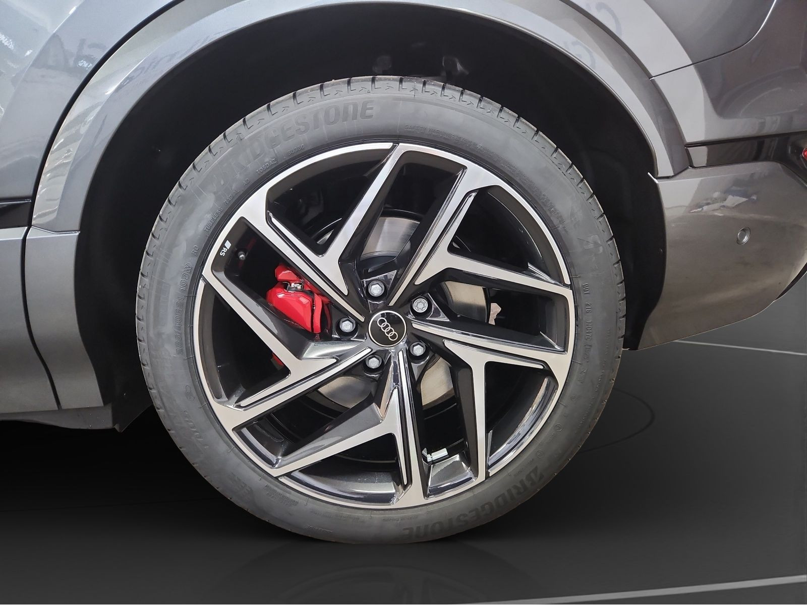 Audi - Q6 Sportback e-tron_8
