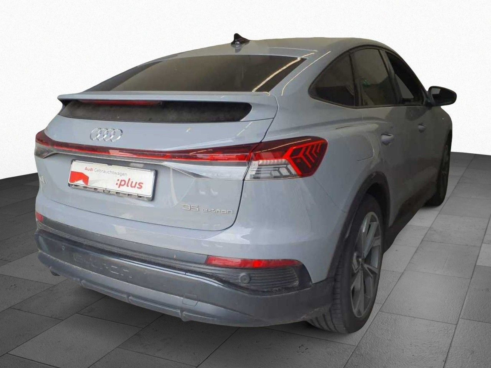 Audi - Q4_4