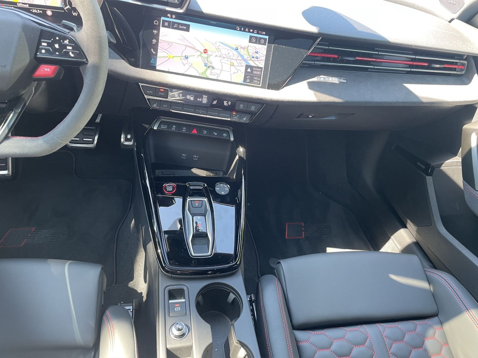Audi - RS 3 Limousine_15