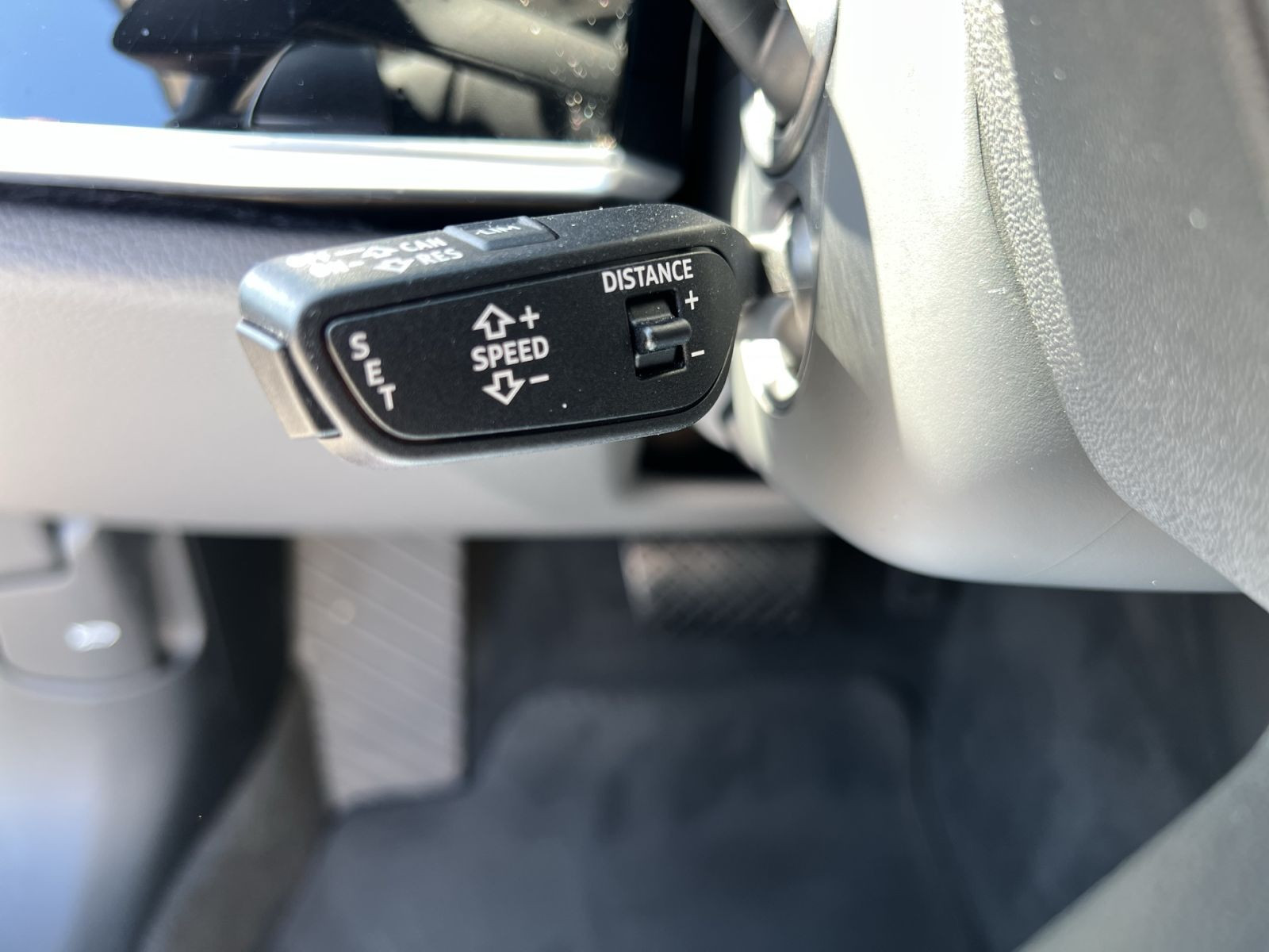 Audi - A8_24