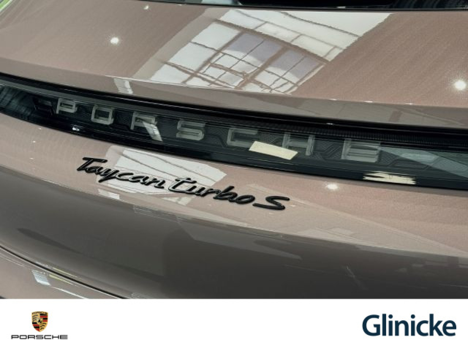 Porsche - Taycan_22