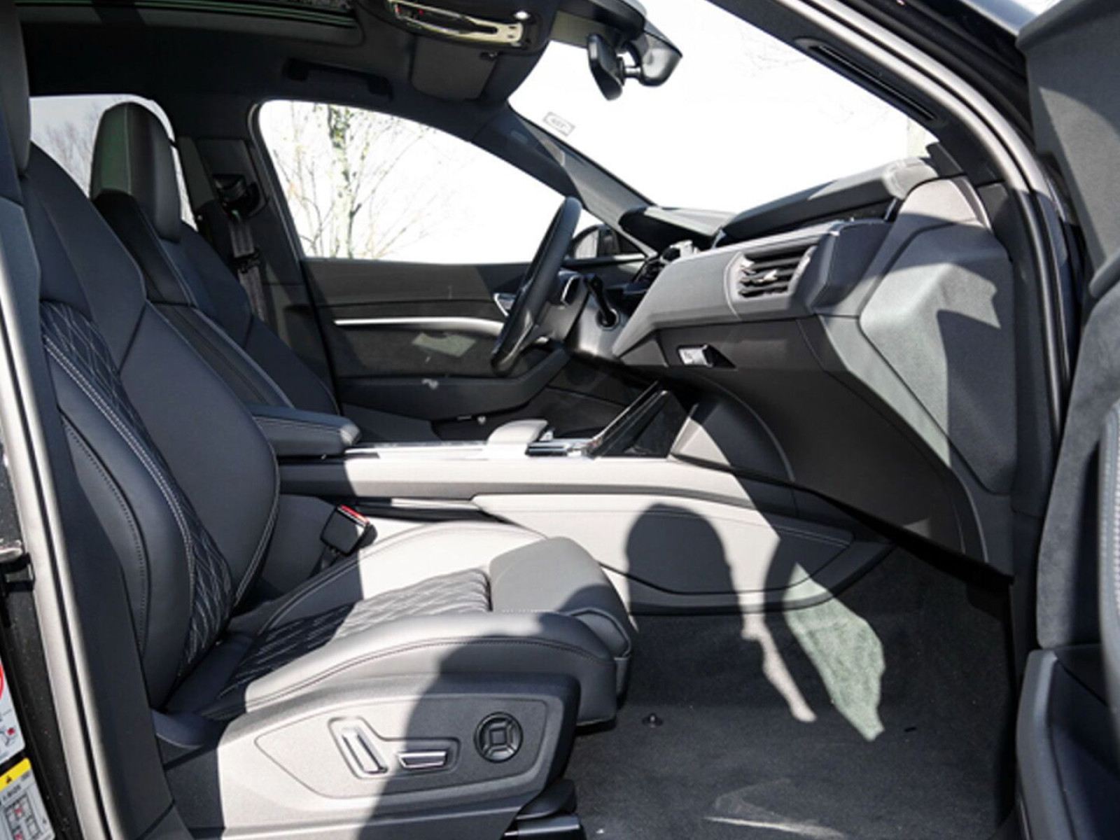 Audi - e-tron Sportback_5