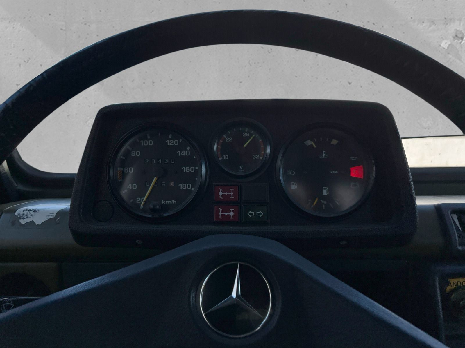 Mercedes-Benz - 240_7