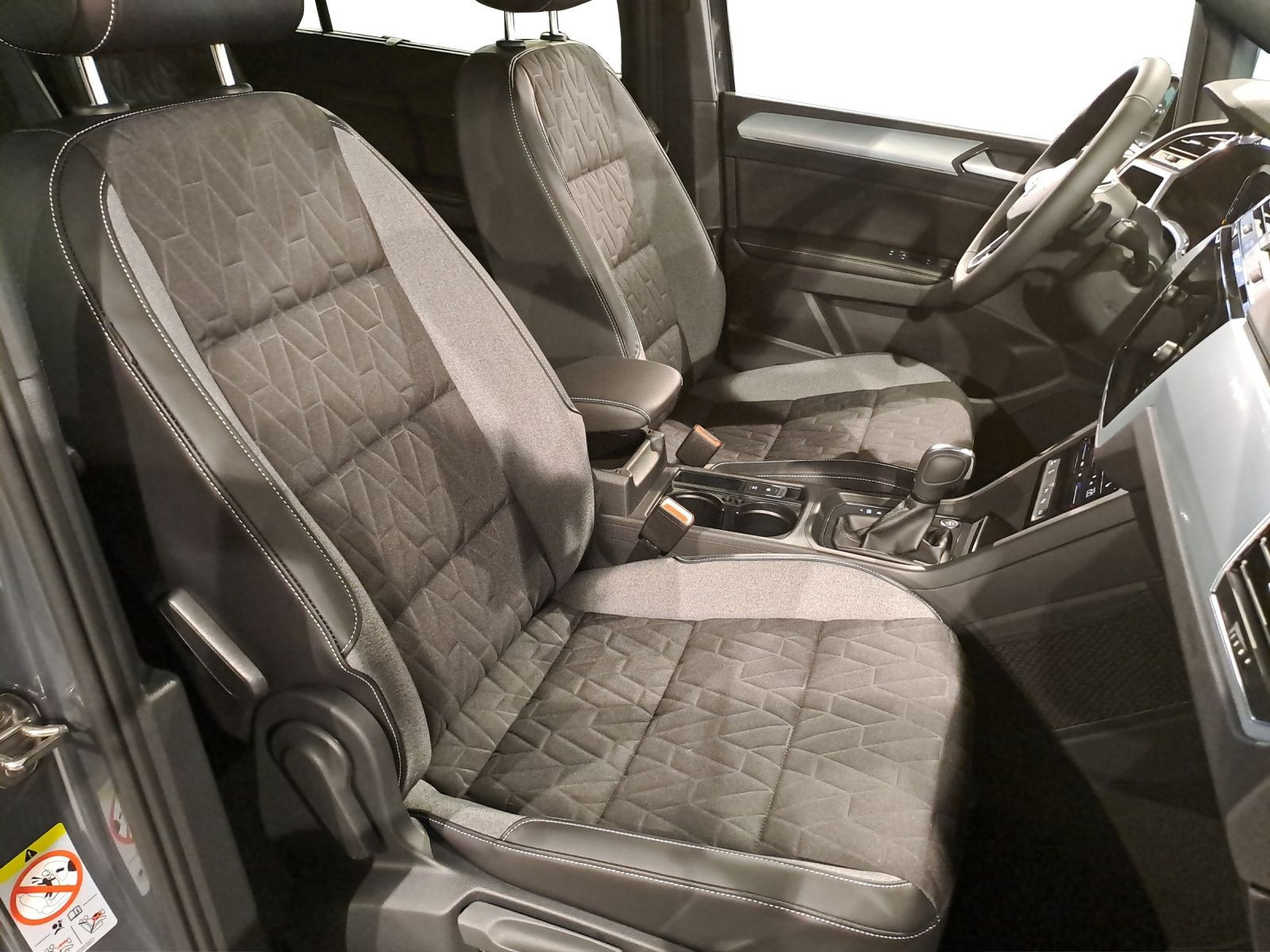 Volkswagen - Touran_11