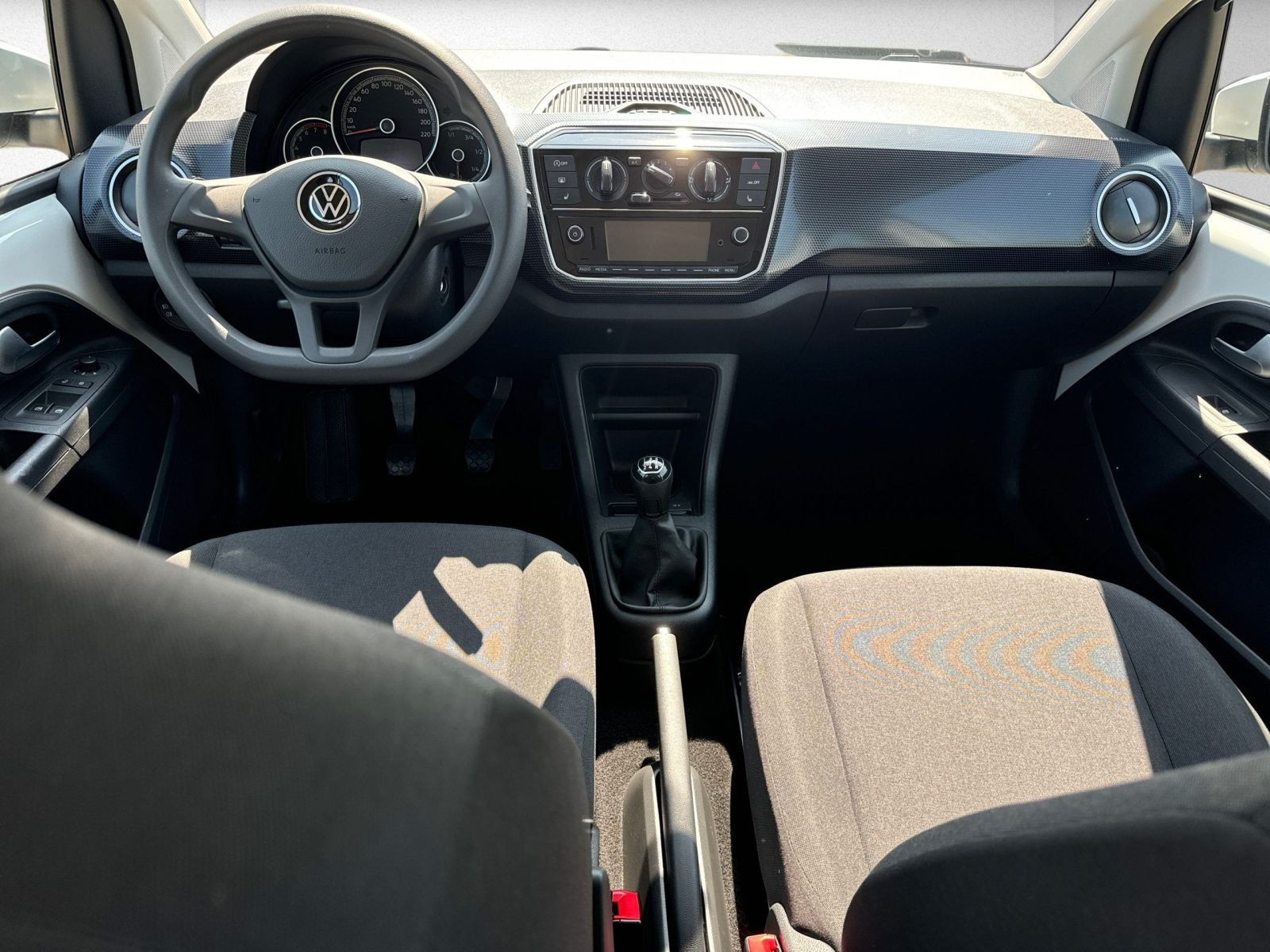 Volkswagen - up!_11