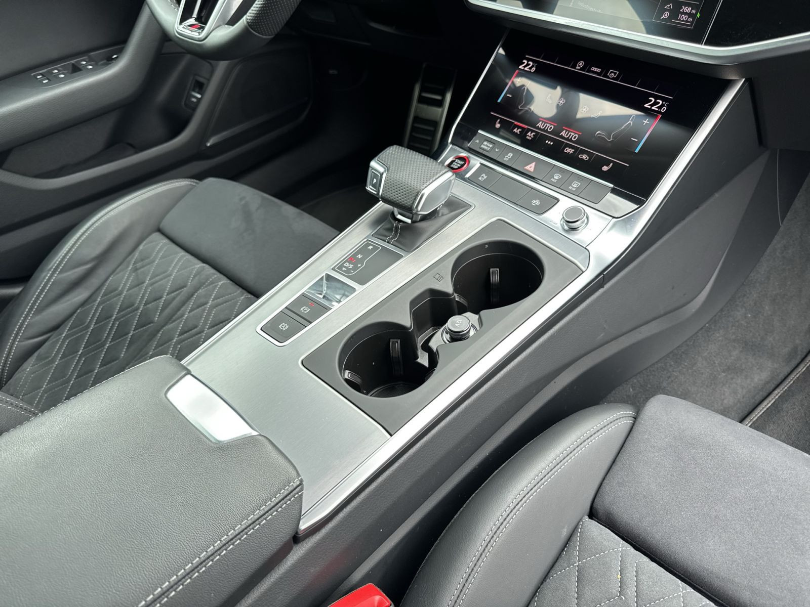 Audi - S6 Limousine_23