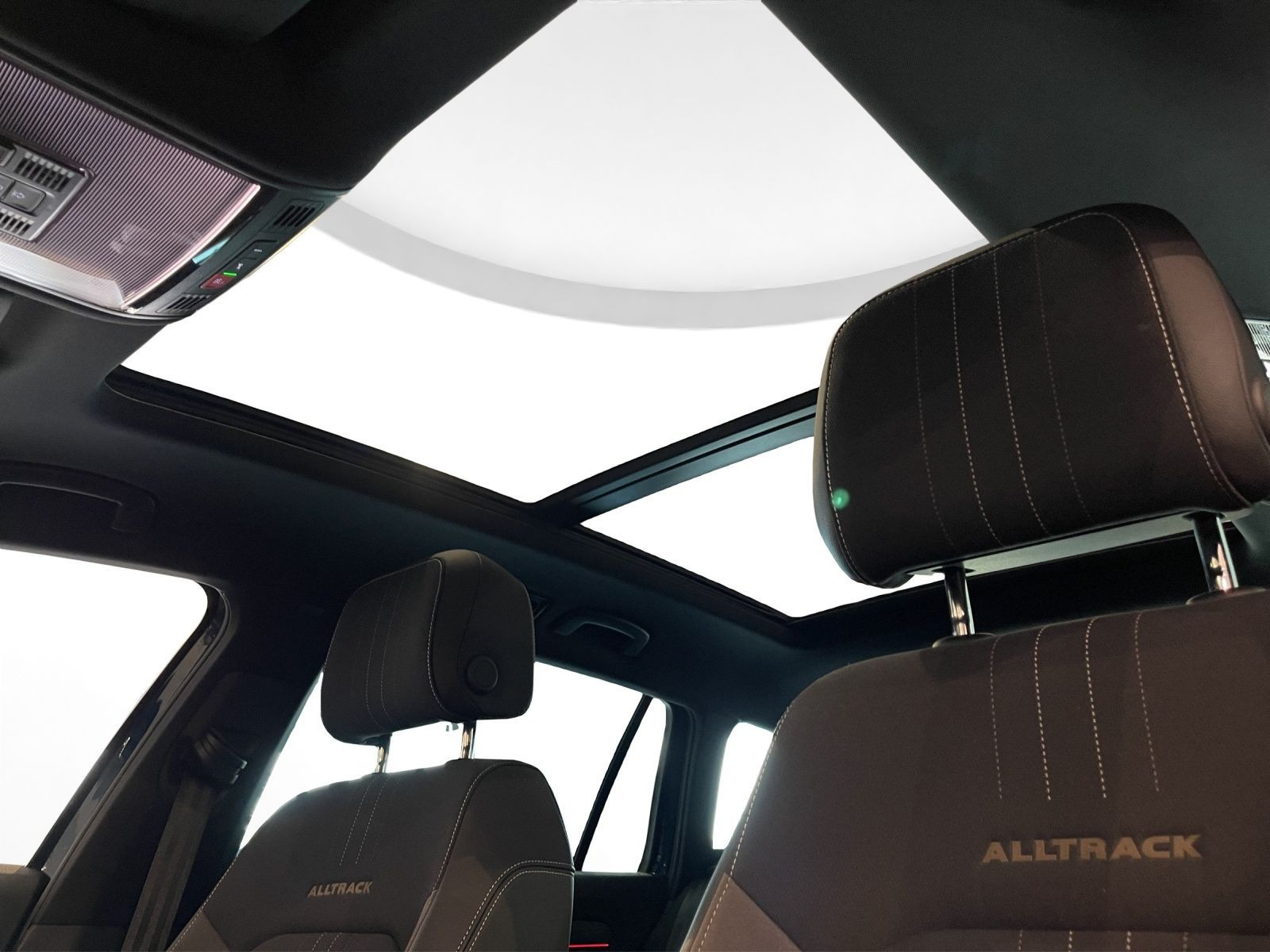 Volkswagen - Passat Alltrack_11
