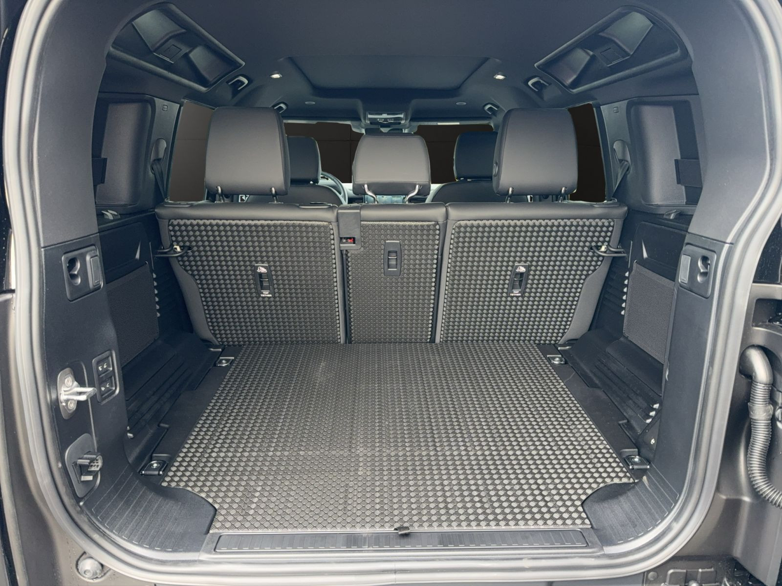 Land Rover - Defender_11