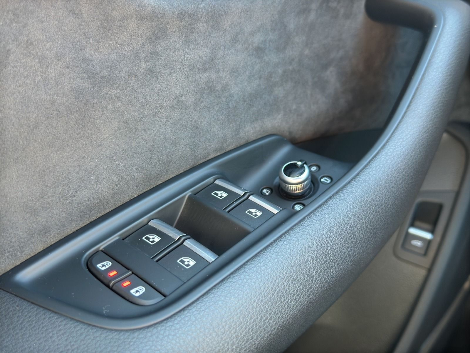 Audi - Q7_11
