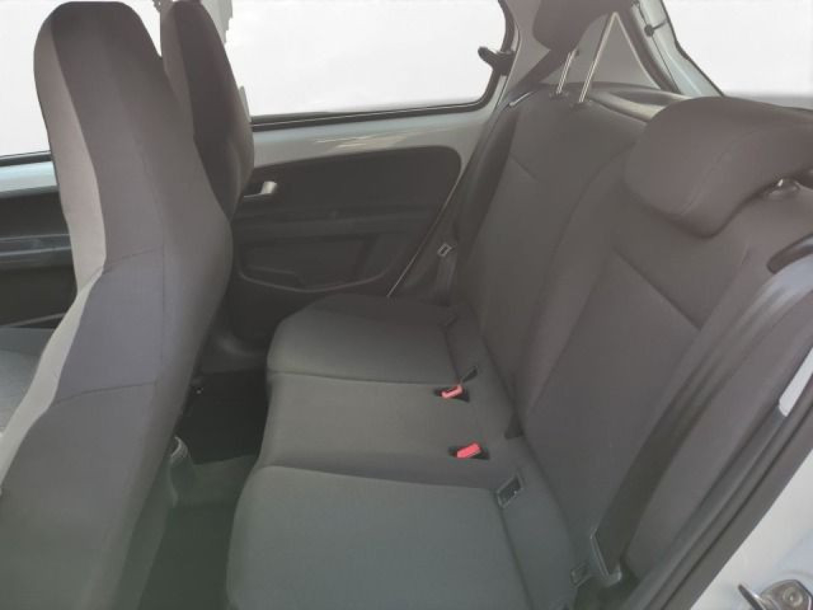 Volkswagen - e-up!_5