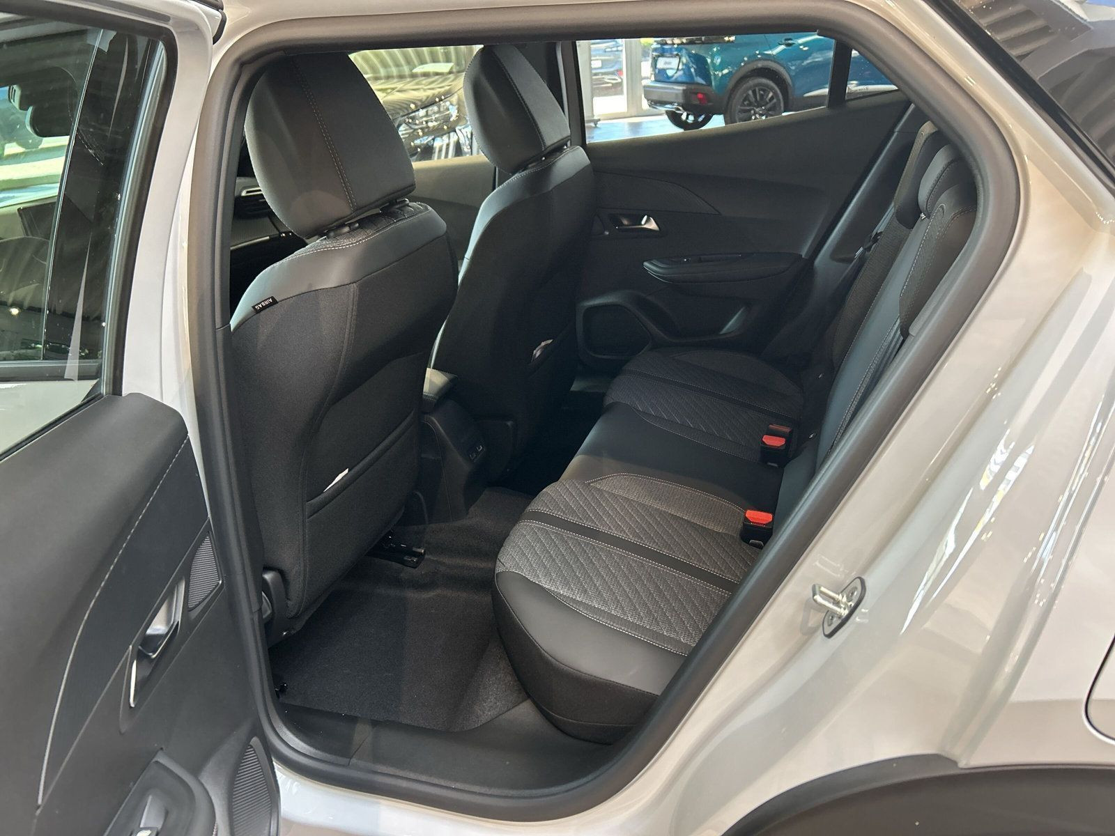 Peugeot - 2008_10