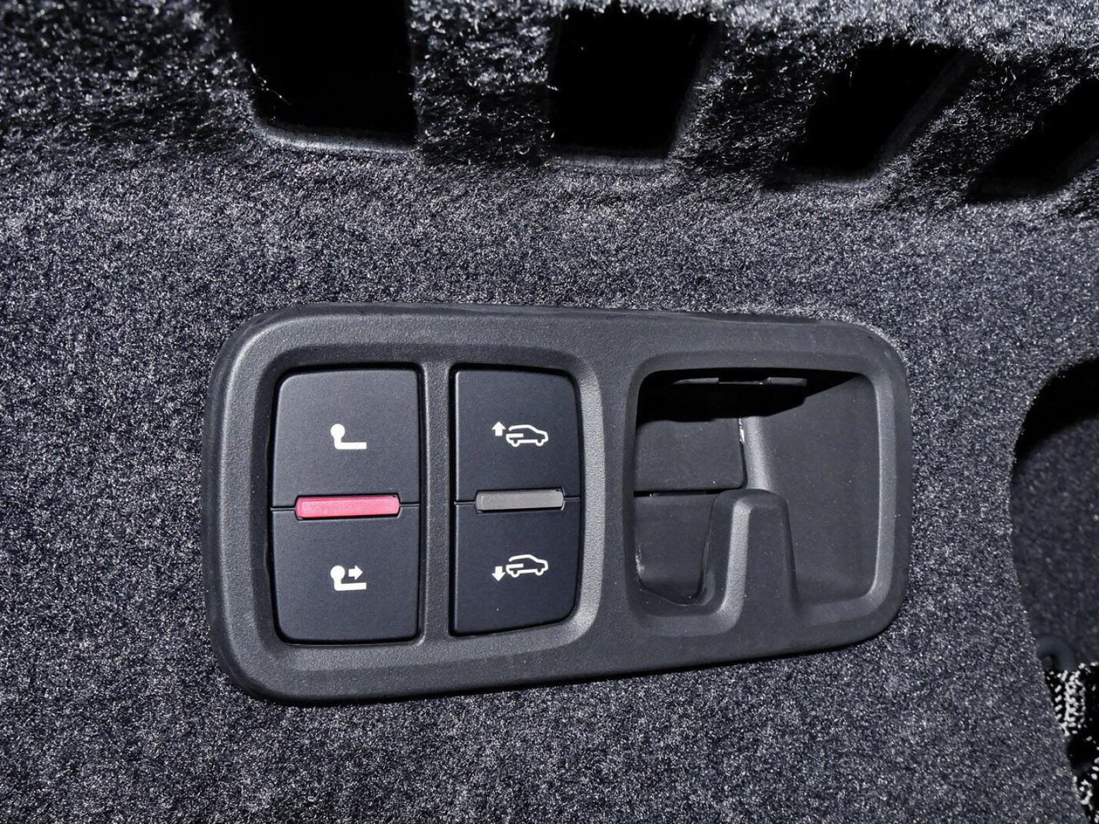 Audi - SQ8_13