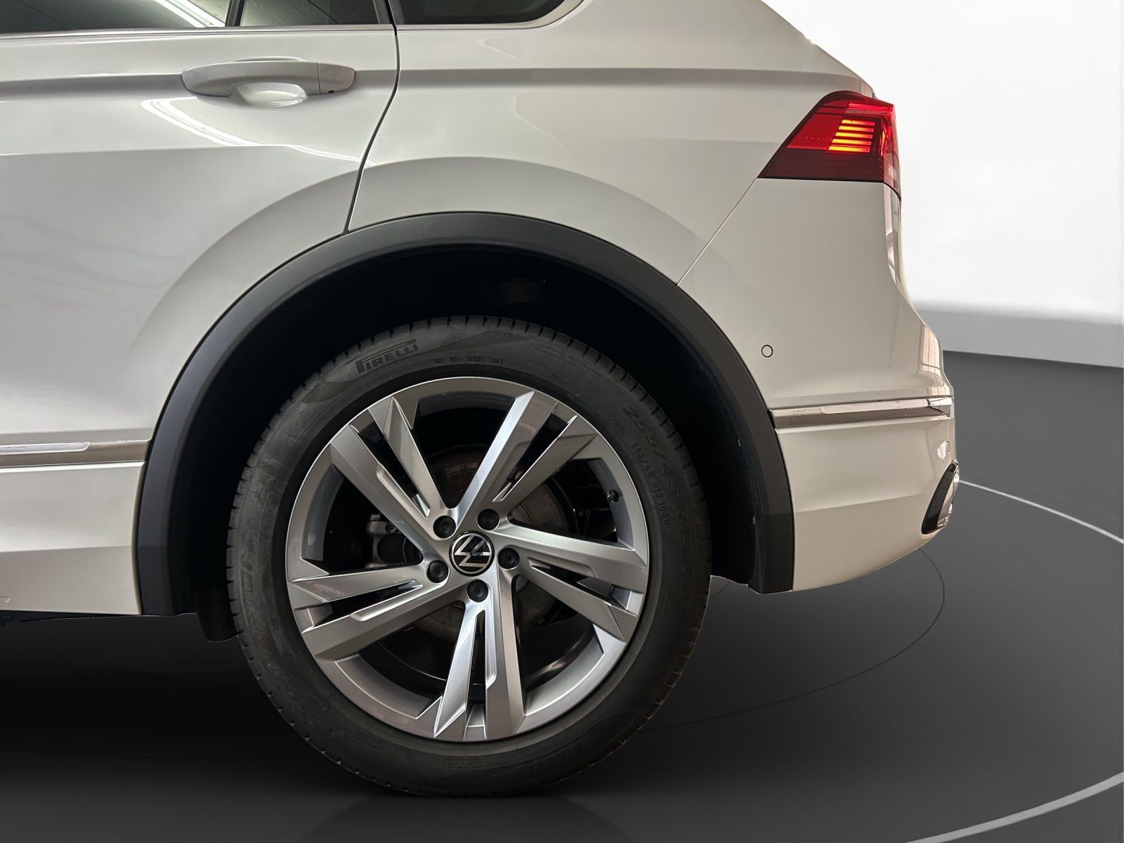 Volkswagen - Tiguan_12