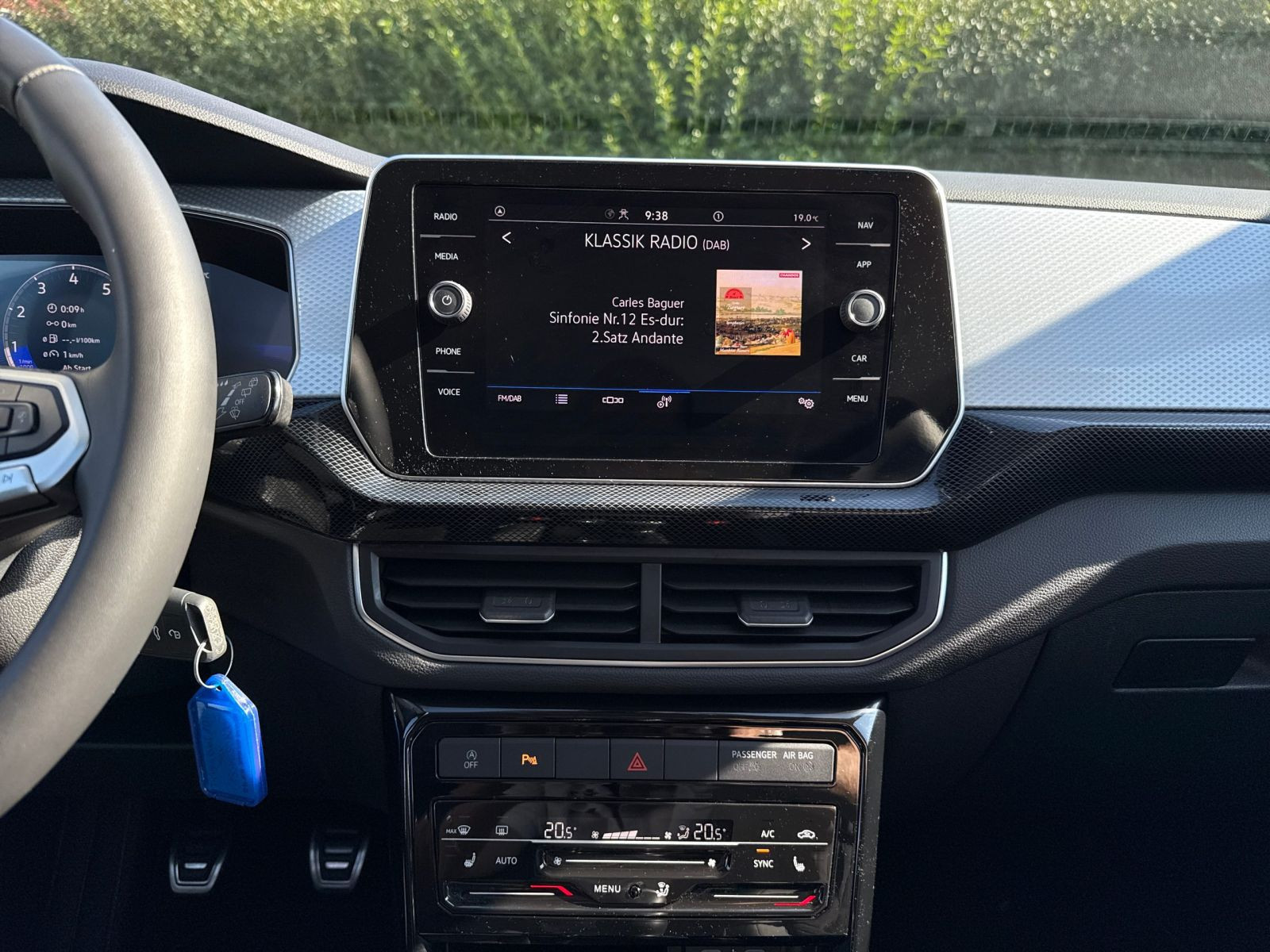 Volkswagen - T-Cross_12