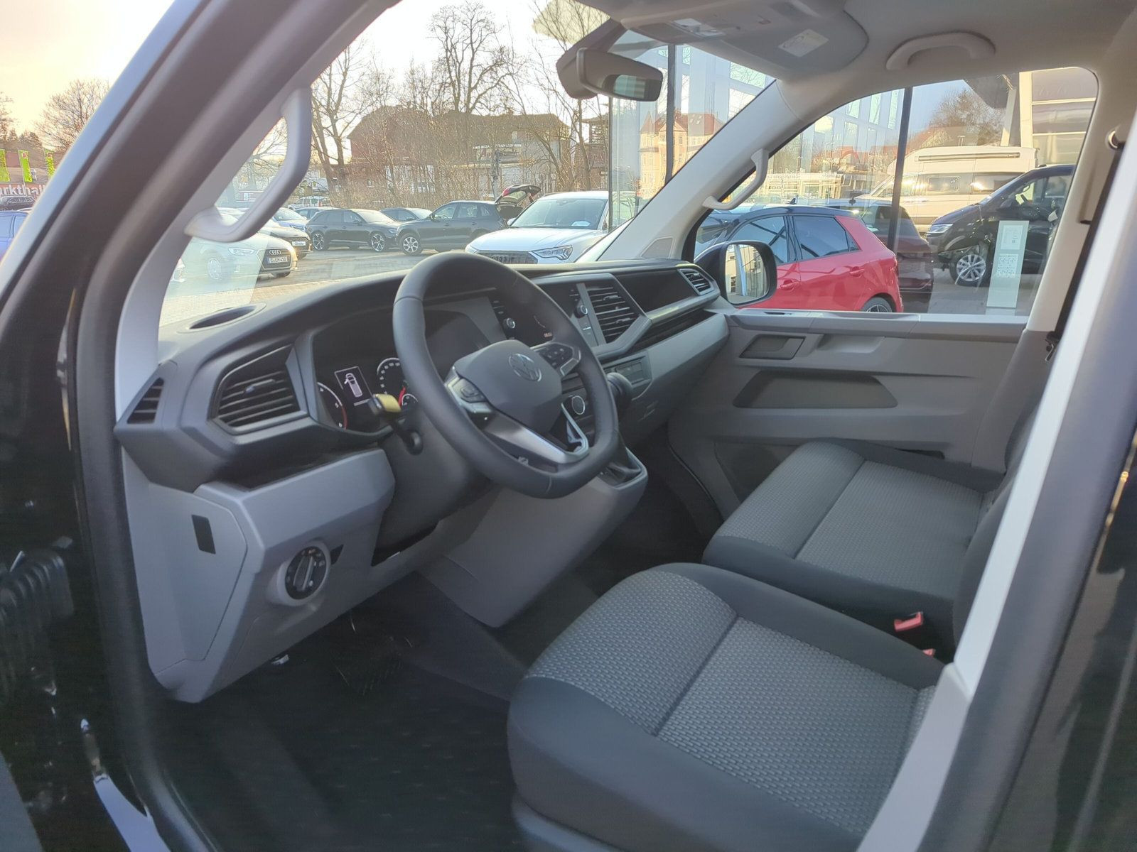 Volkswagen - T6.1 Transporter_6
