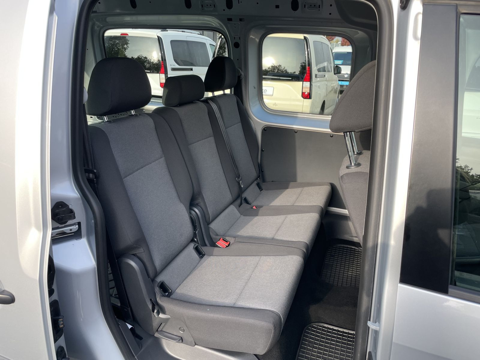 Volkswagen - Caddy Maxi_11