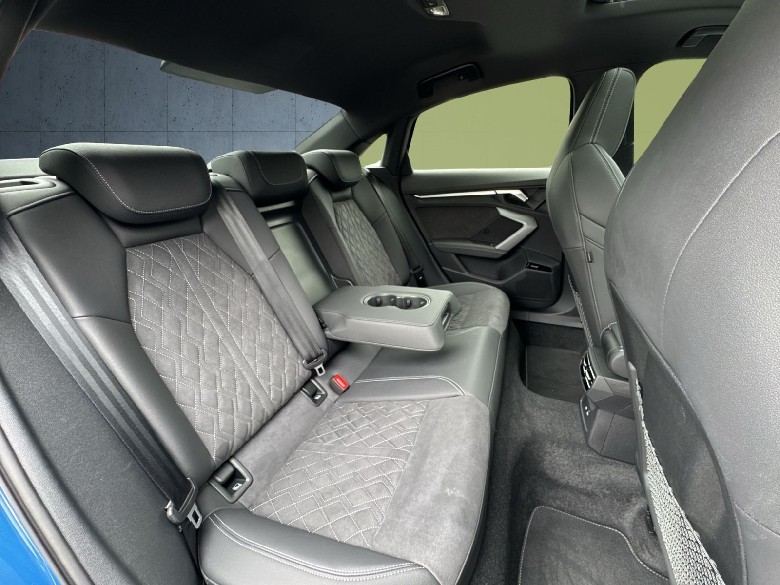 Audi - S3 Limousine_19