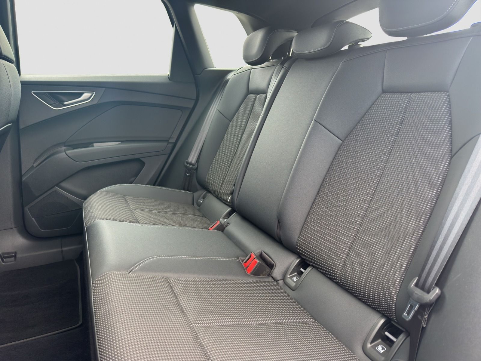 Audi - Q4_12