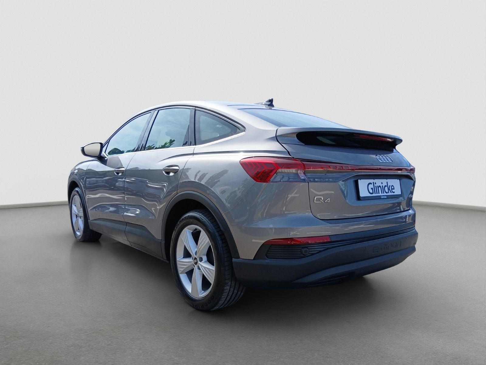 Audi - Q4 Sportback e-tron_4