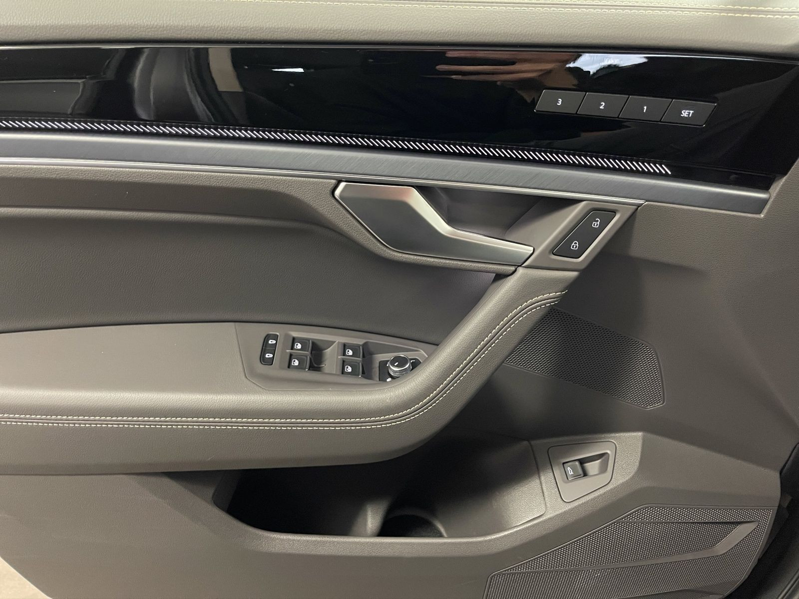 Volkswagen - Touareg_12