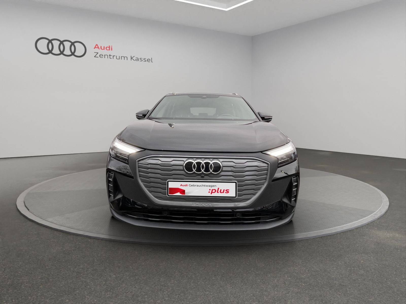 Audi - Q4_10