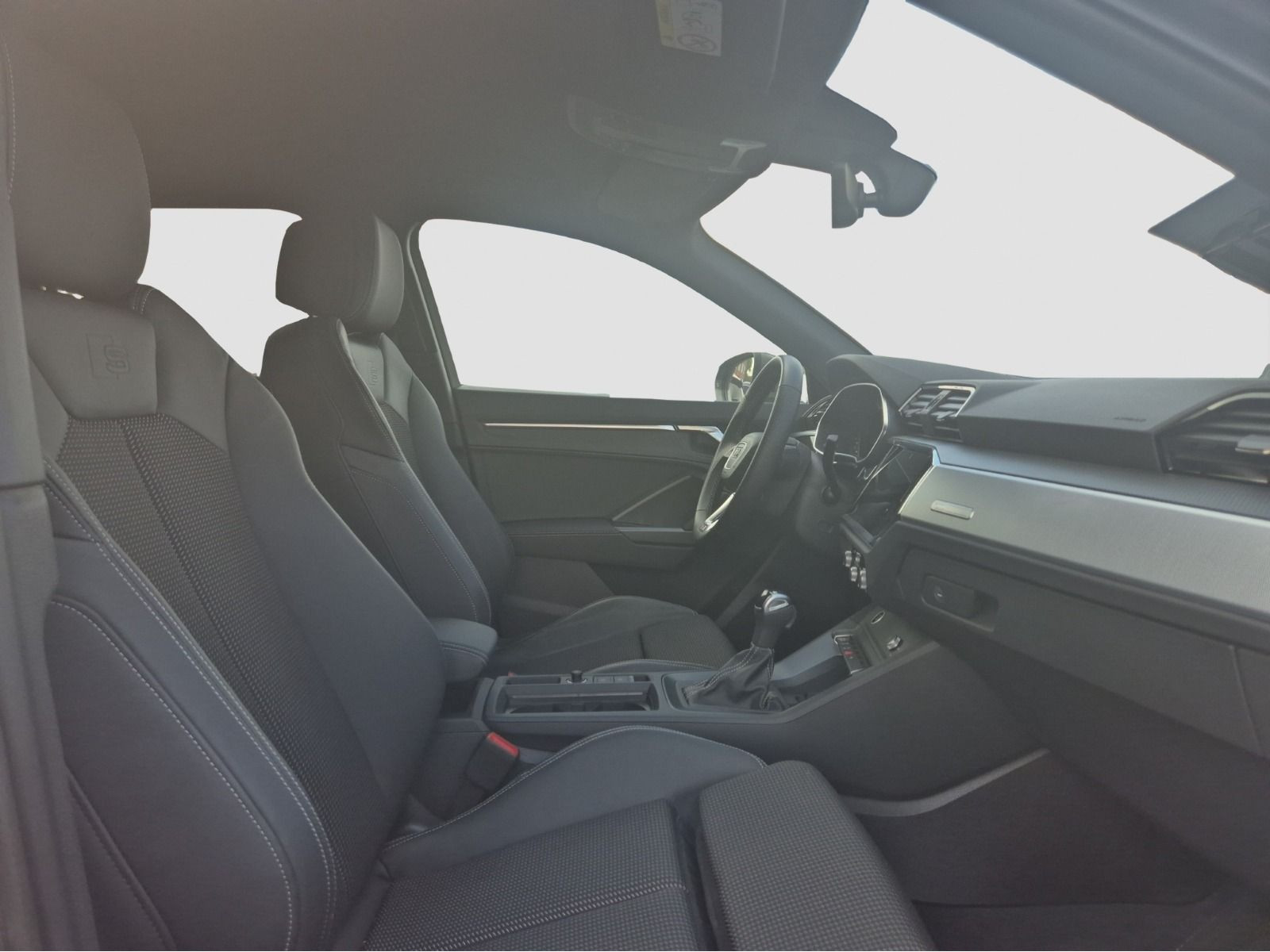 Audi - Q3_20