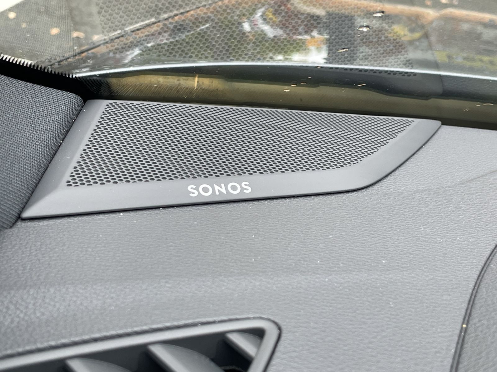 Audi - Q3_24