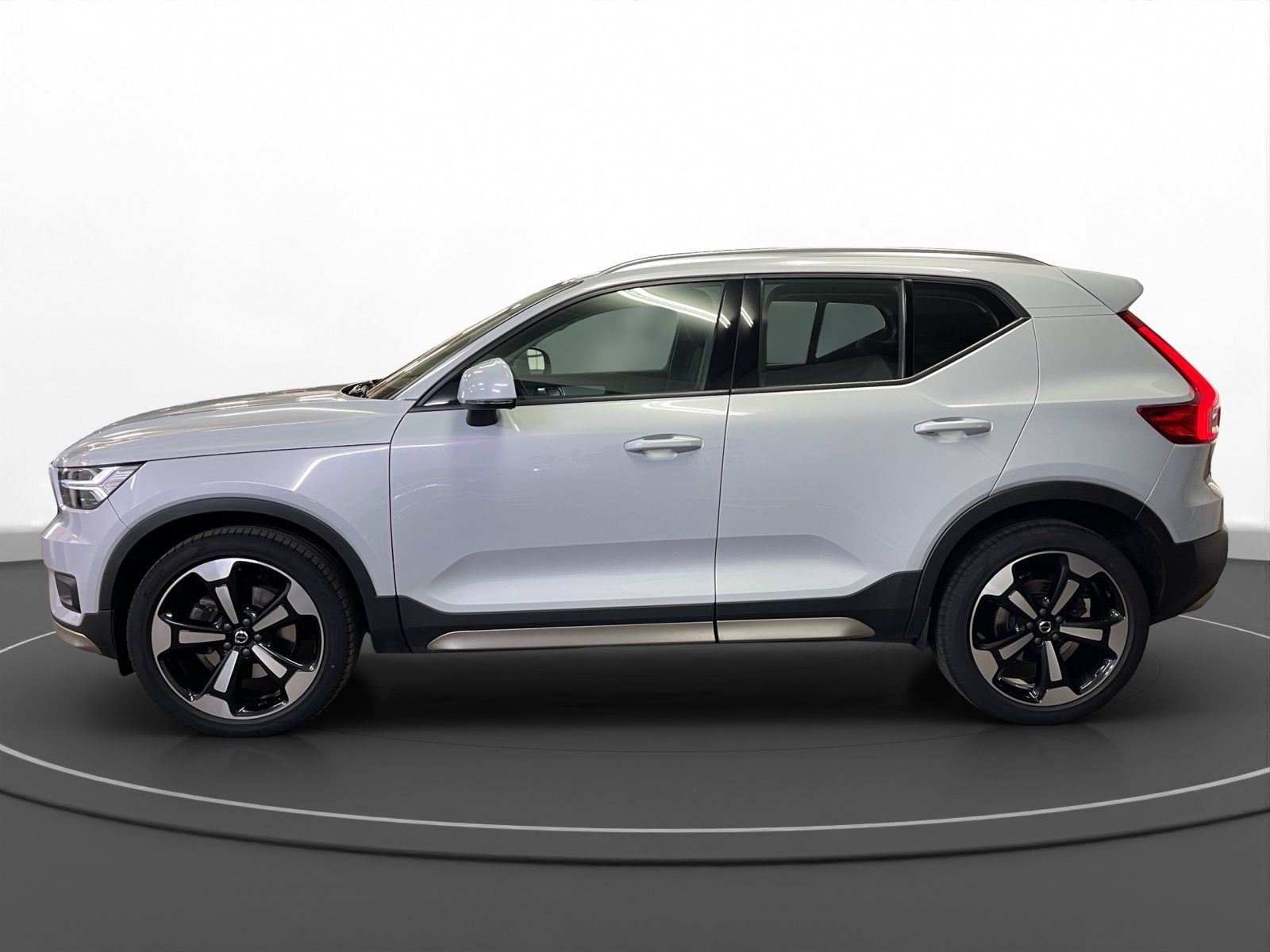 Volvo - XC40_6