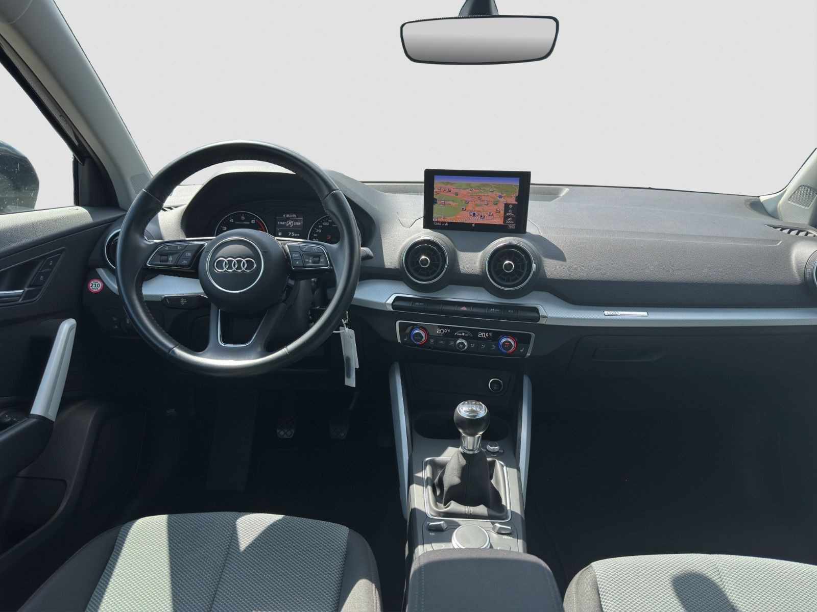 Audi - Q2_13