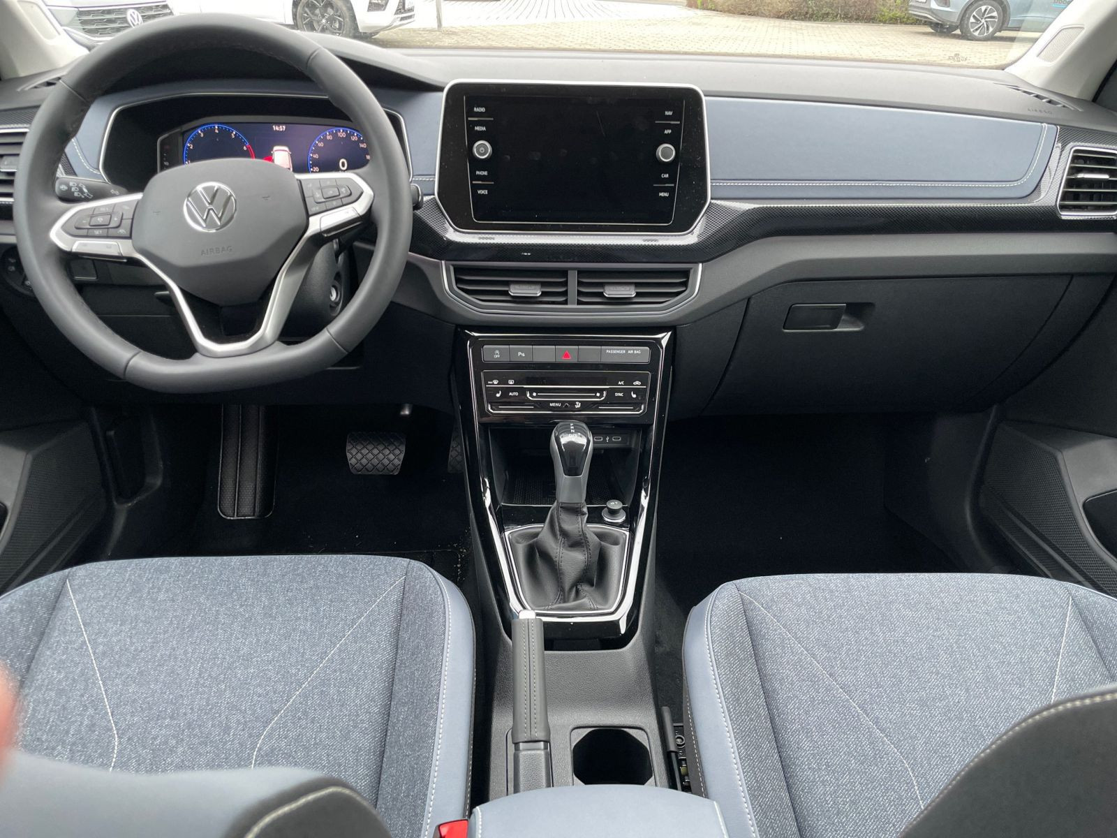 Volkswagen - T-Cross_11