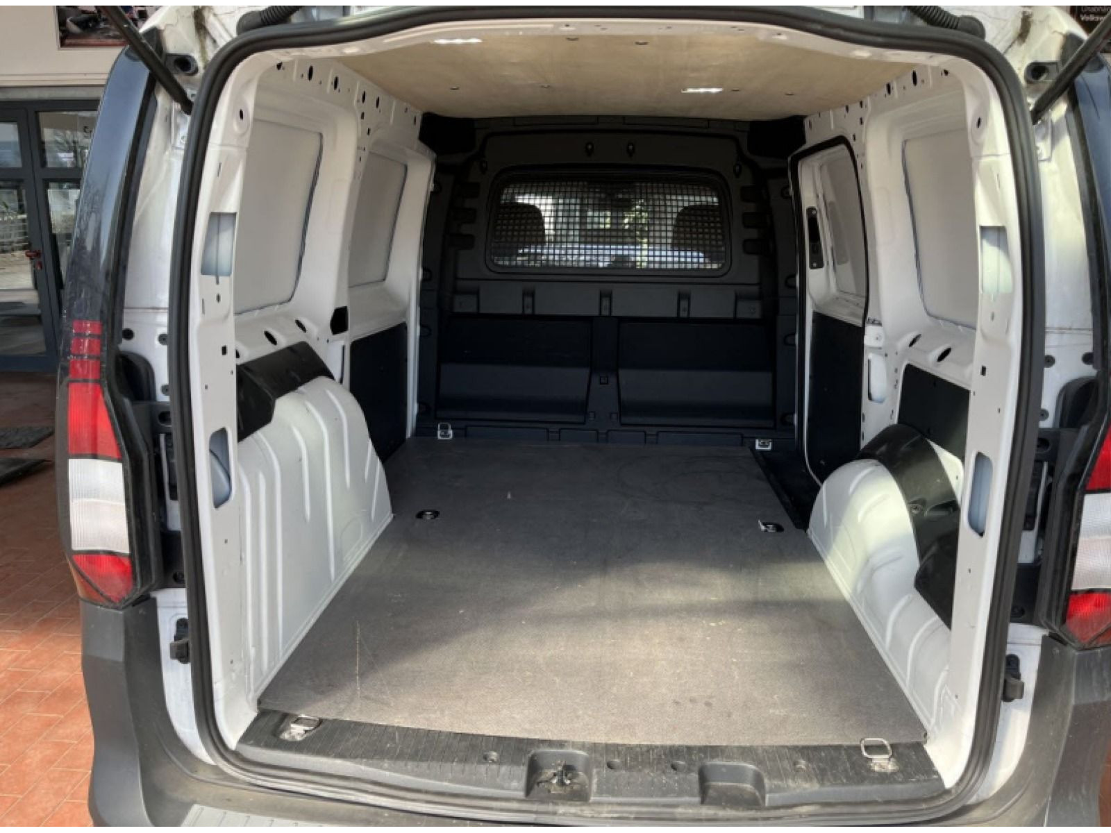 Volkswagen - Caddy Maxi_5