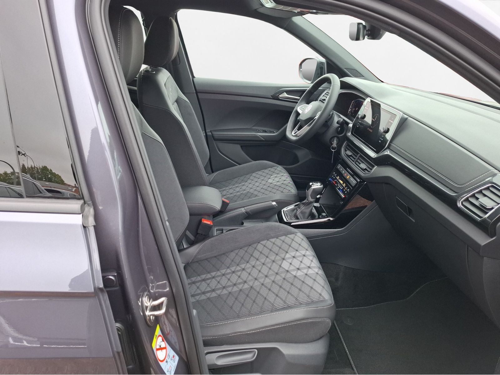 Volkswagen - T-Cross_12