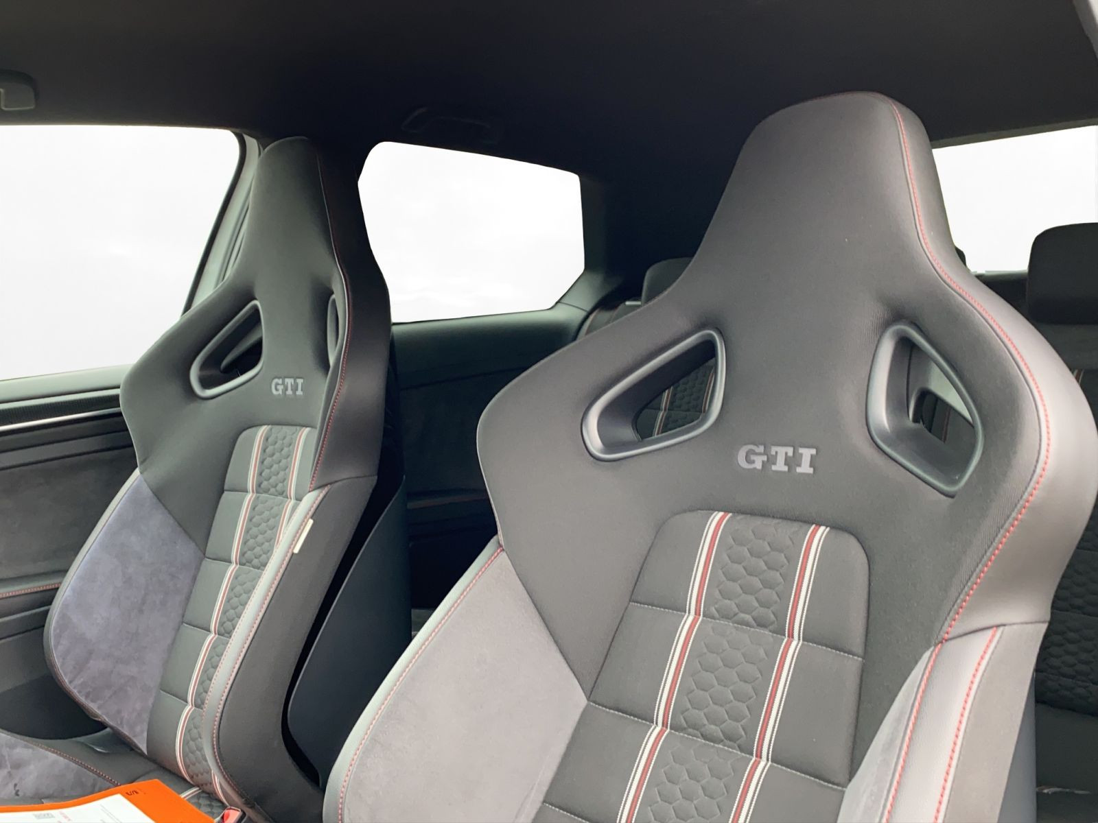 Volkswagen - Golf GTI_25