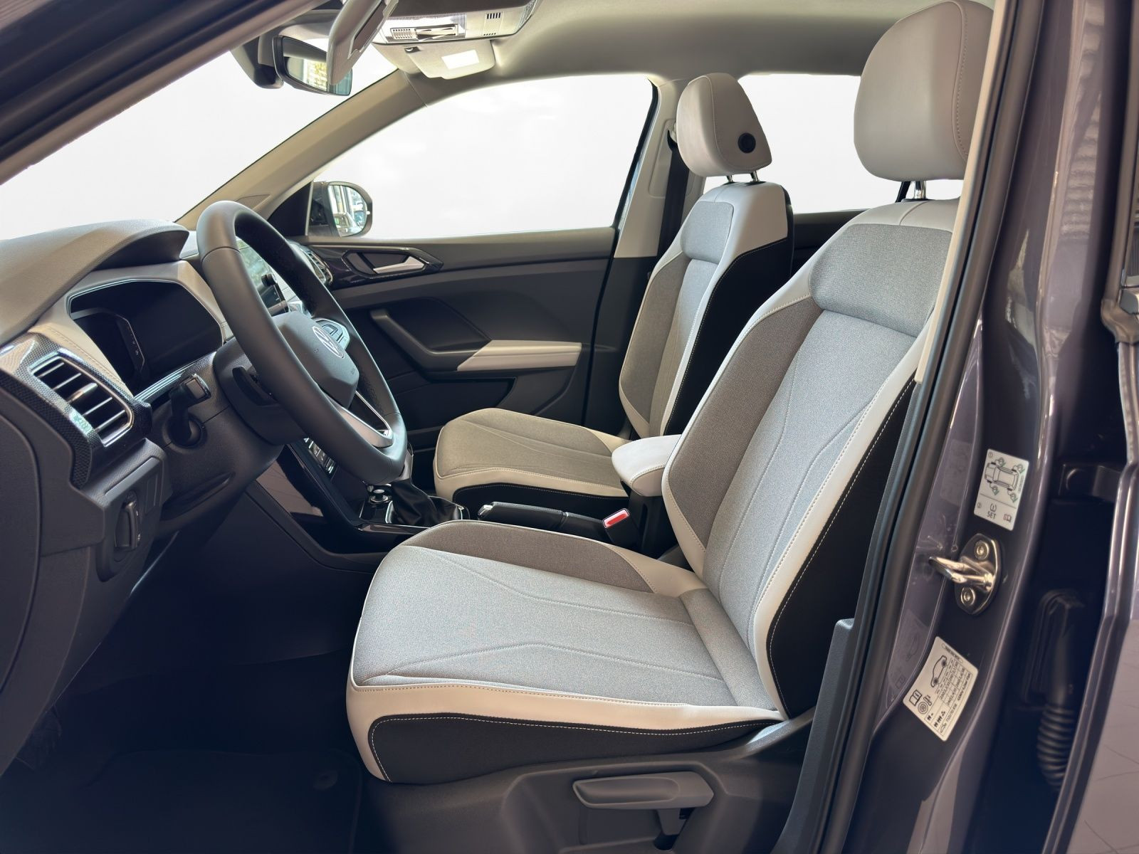 Volkswagen - T-Cross_6
