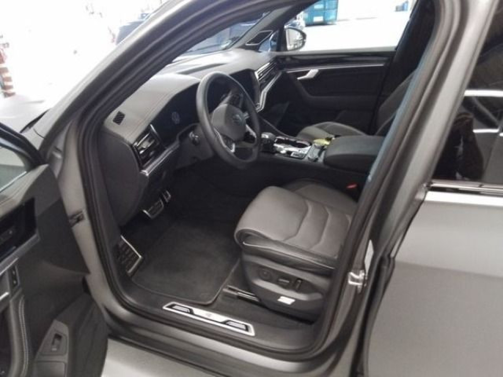 Volkswagen - Touareg_5