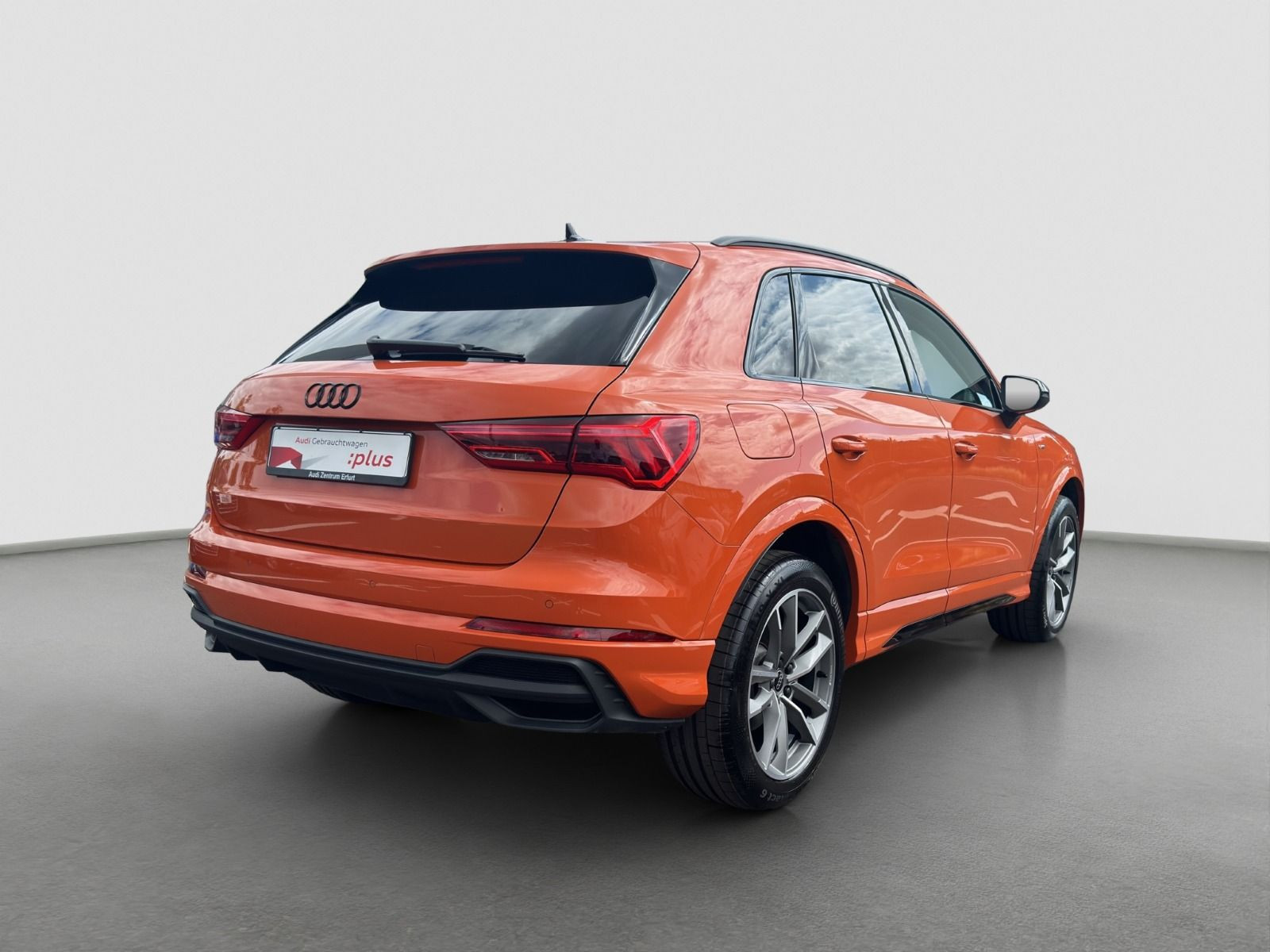 Audi - Q3_6
