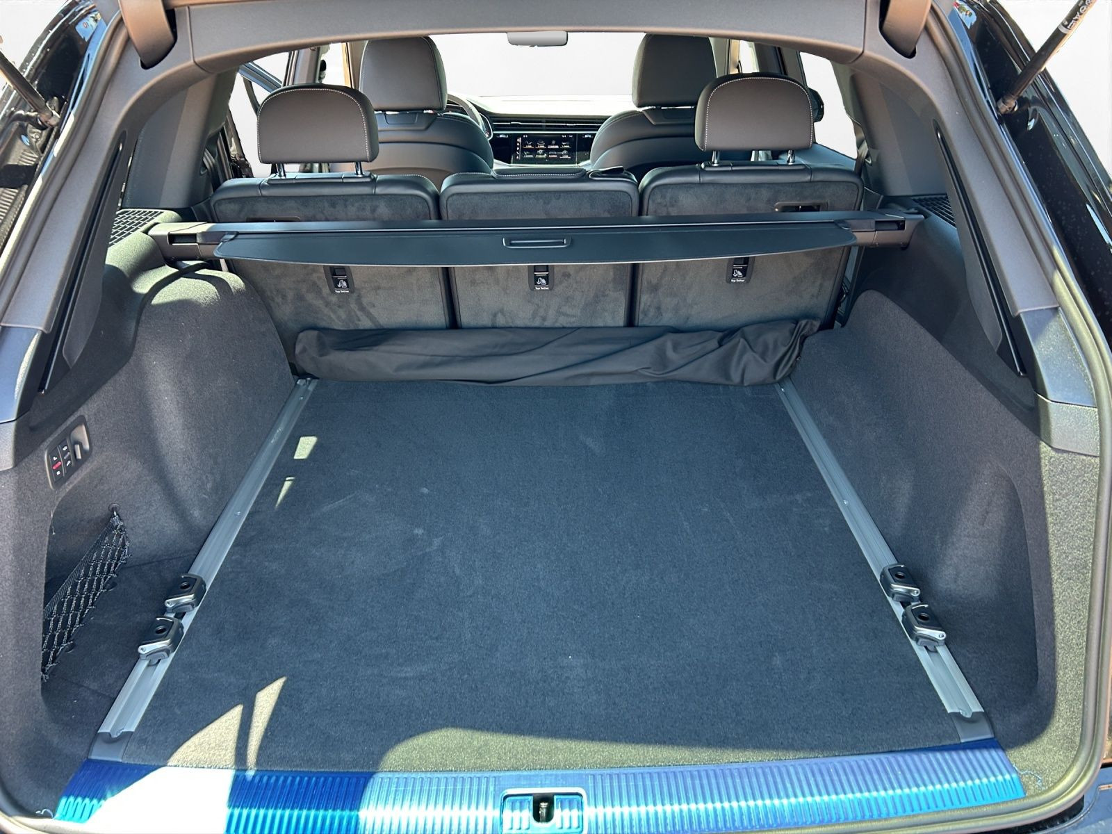 Audi - Q7_9