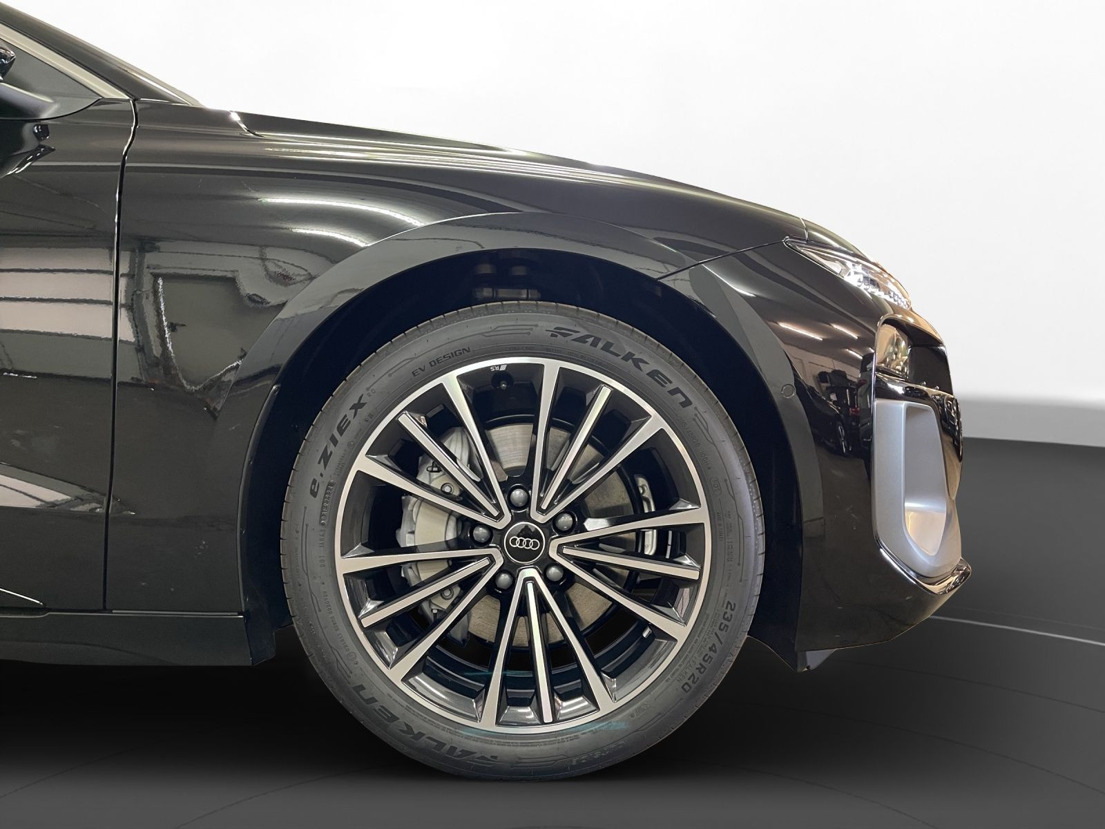 Audi - A6 Avant e-tron_11