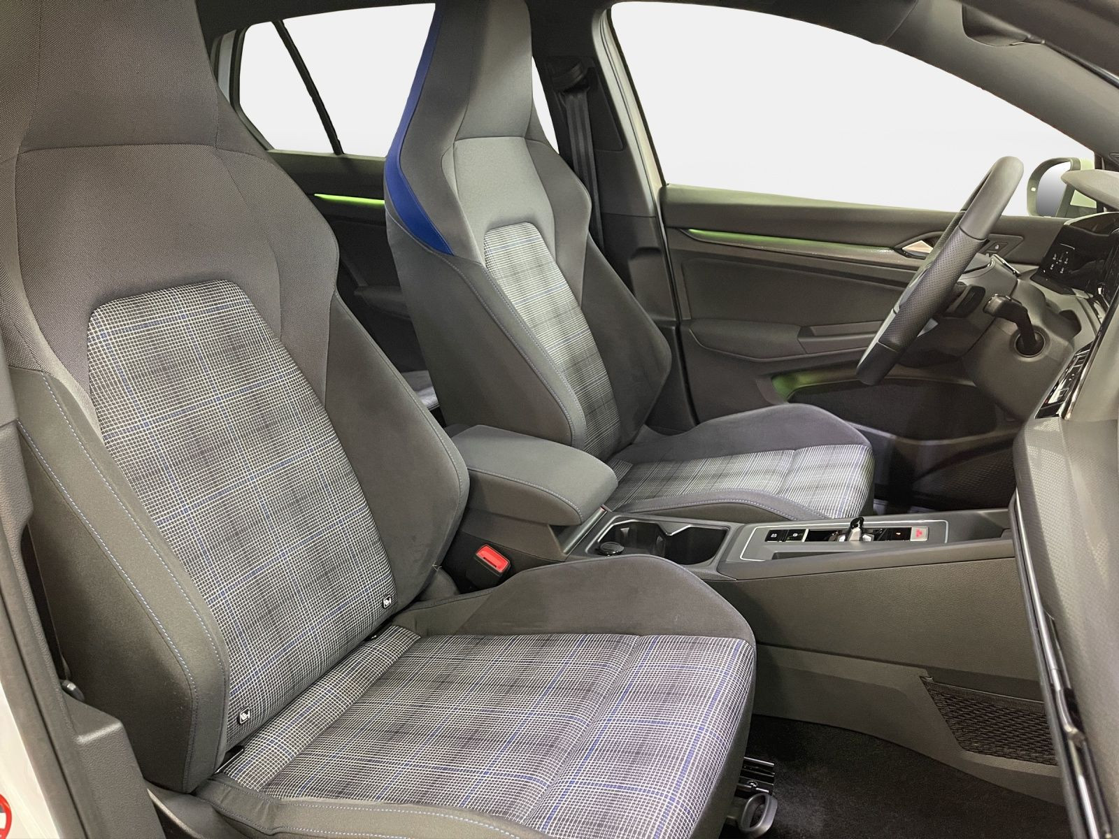 Volkswagen - Golf_18
