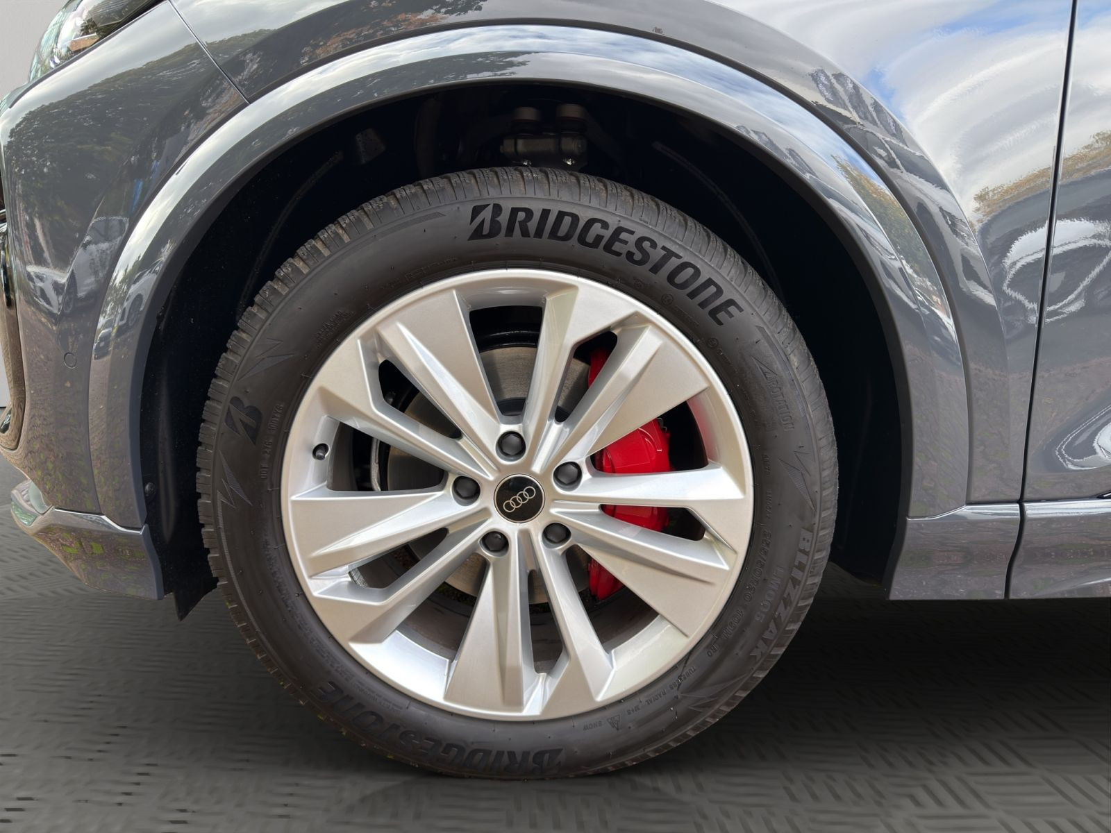 Audi - Q6 SUV e-tron_21