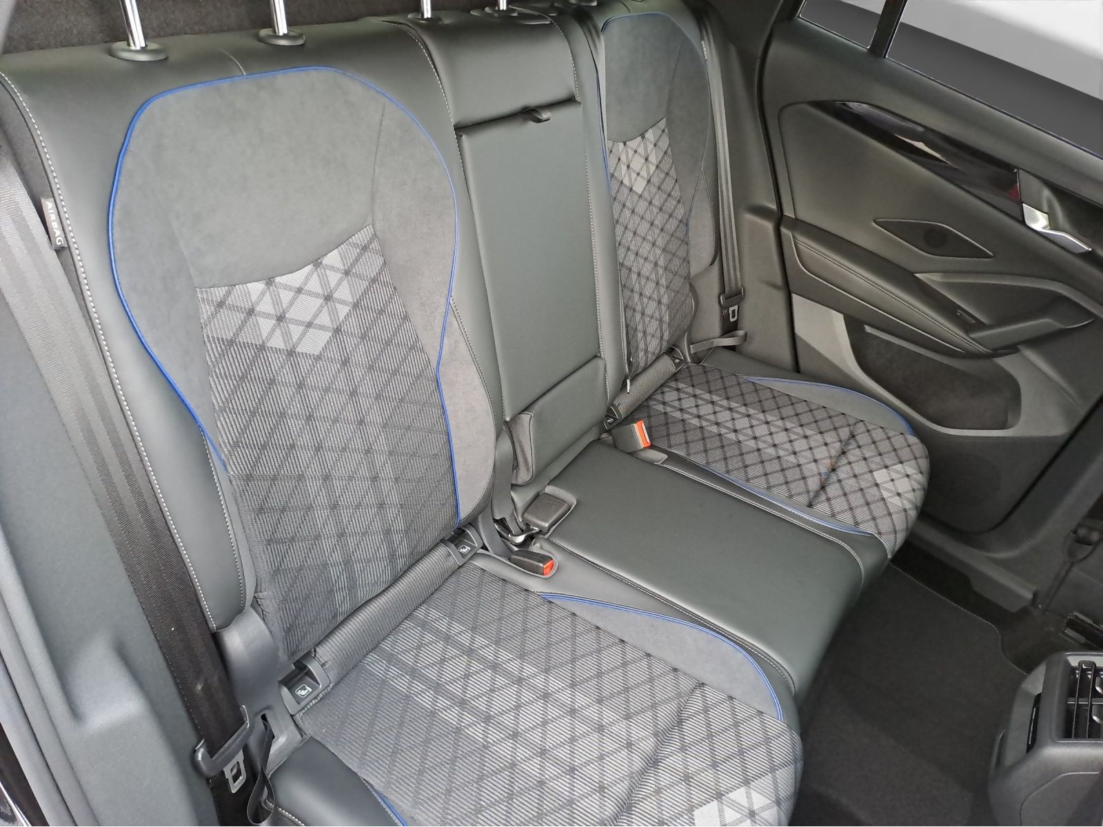 Volkswagen - Tiguan_14