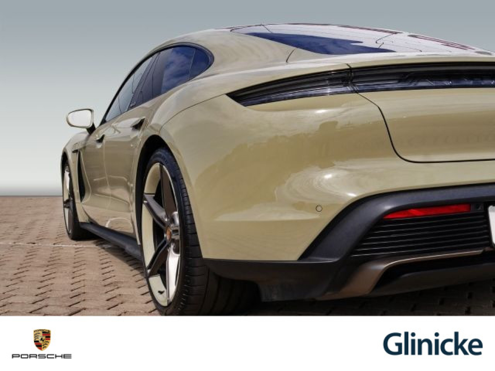 Porsche - Taycan_28