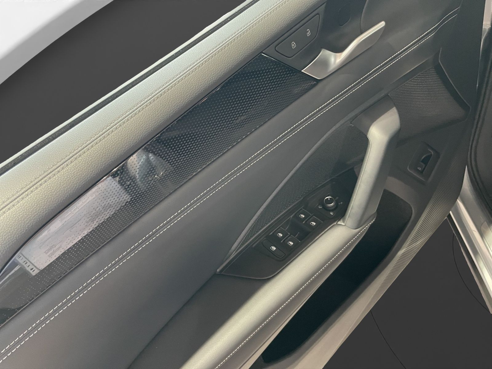 Volkswagen - Tiguan_12