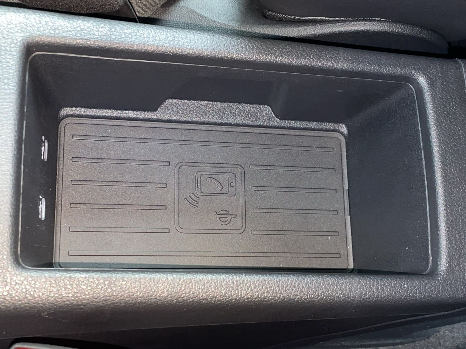 Audi - Q2_26