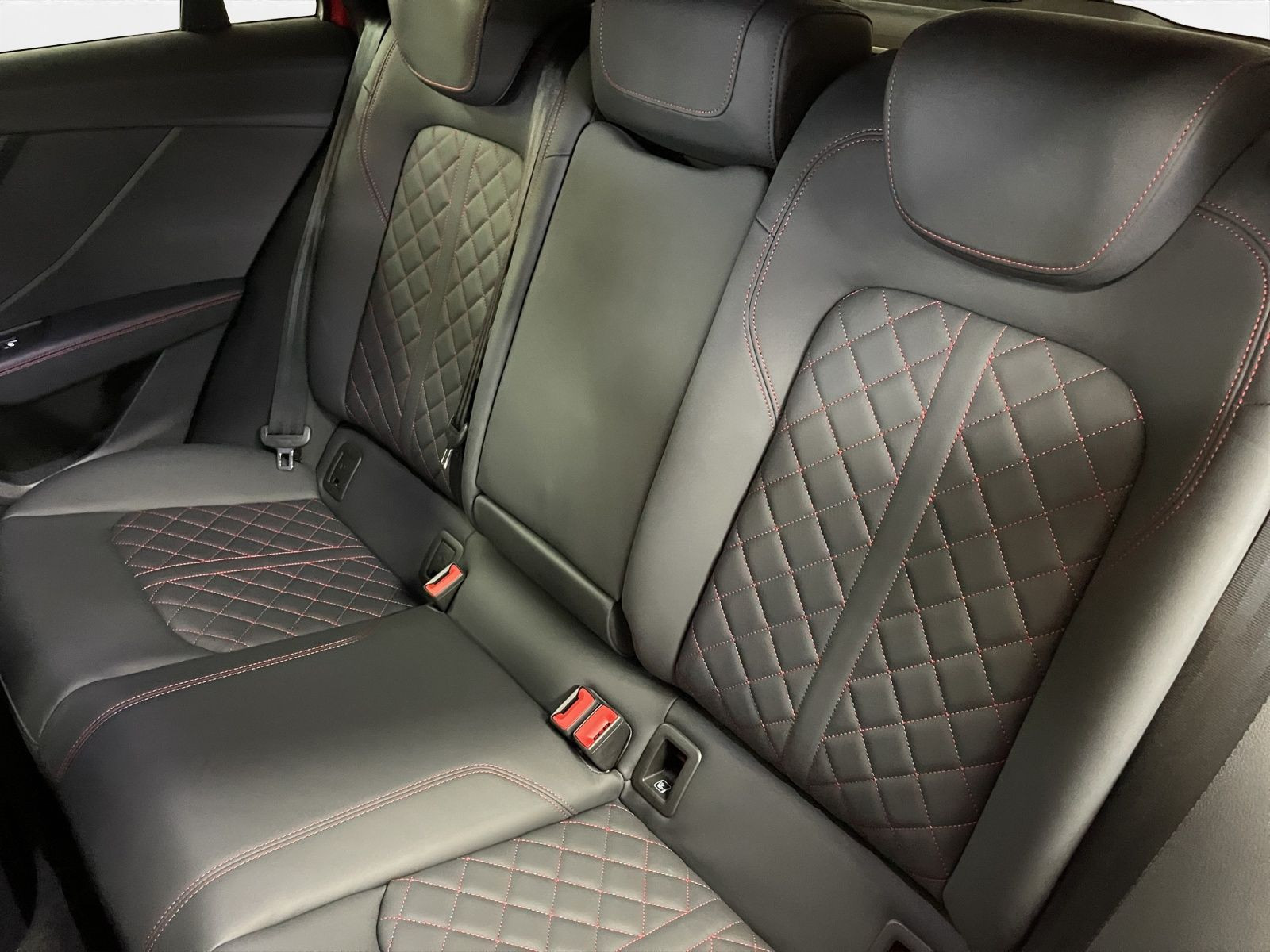 Audi - Q2_18