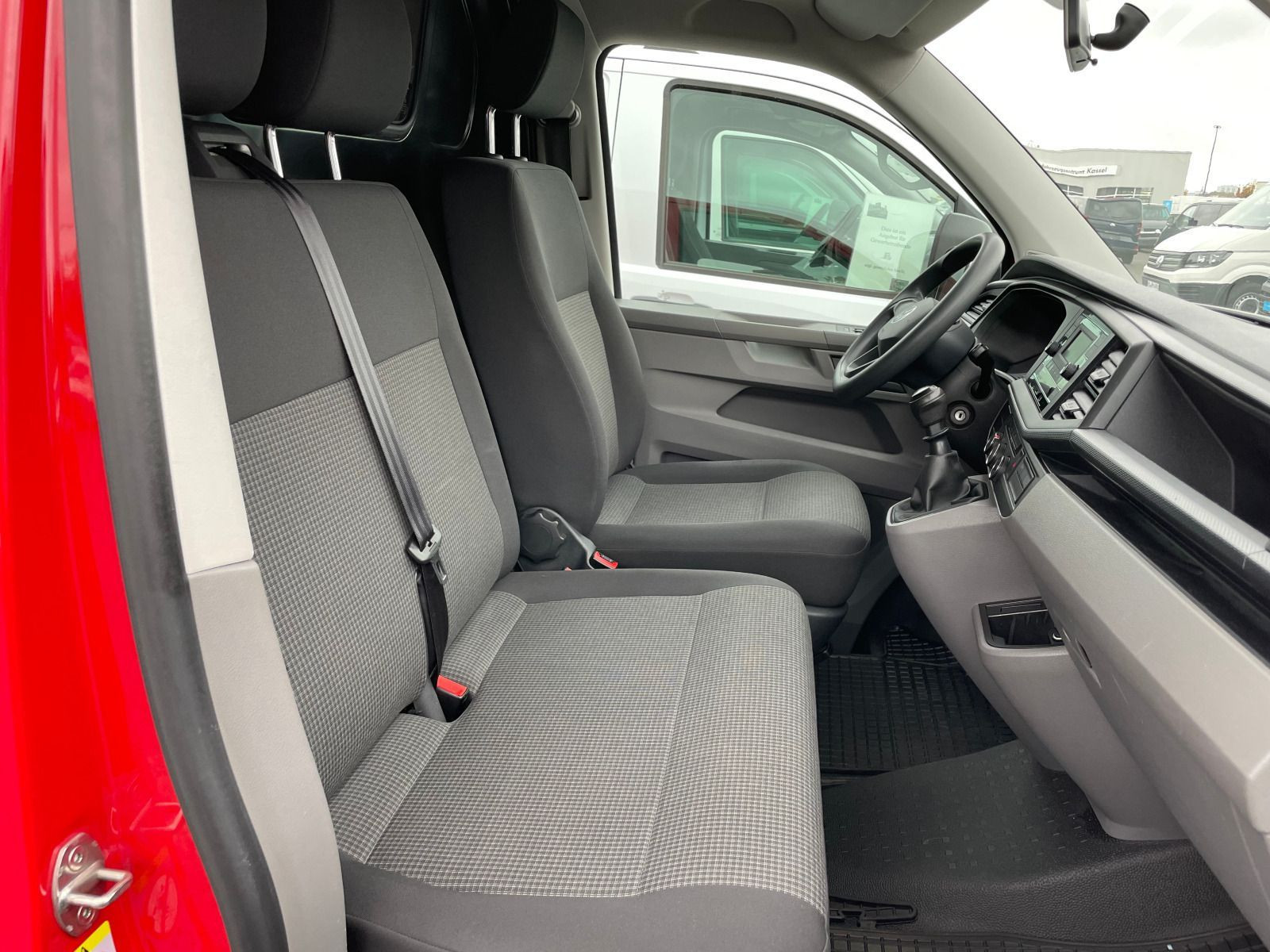 Volkswagen - T6.1 Transporter_6